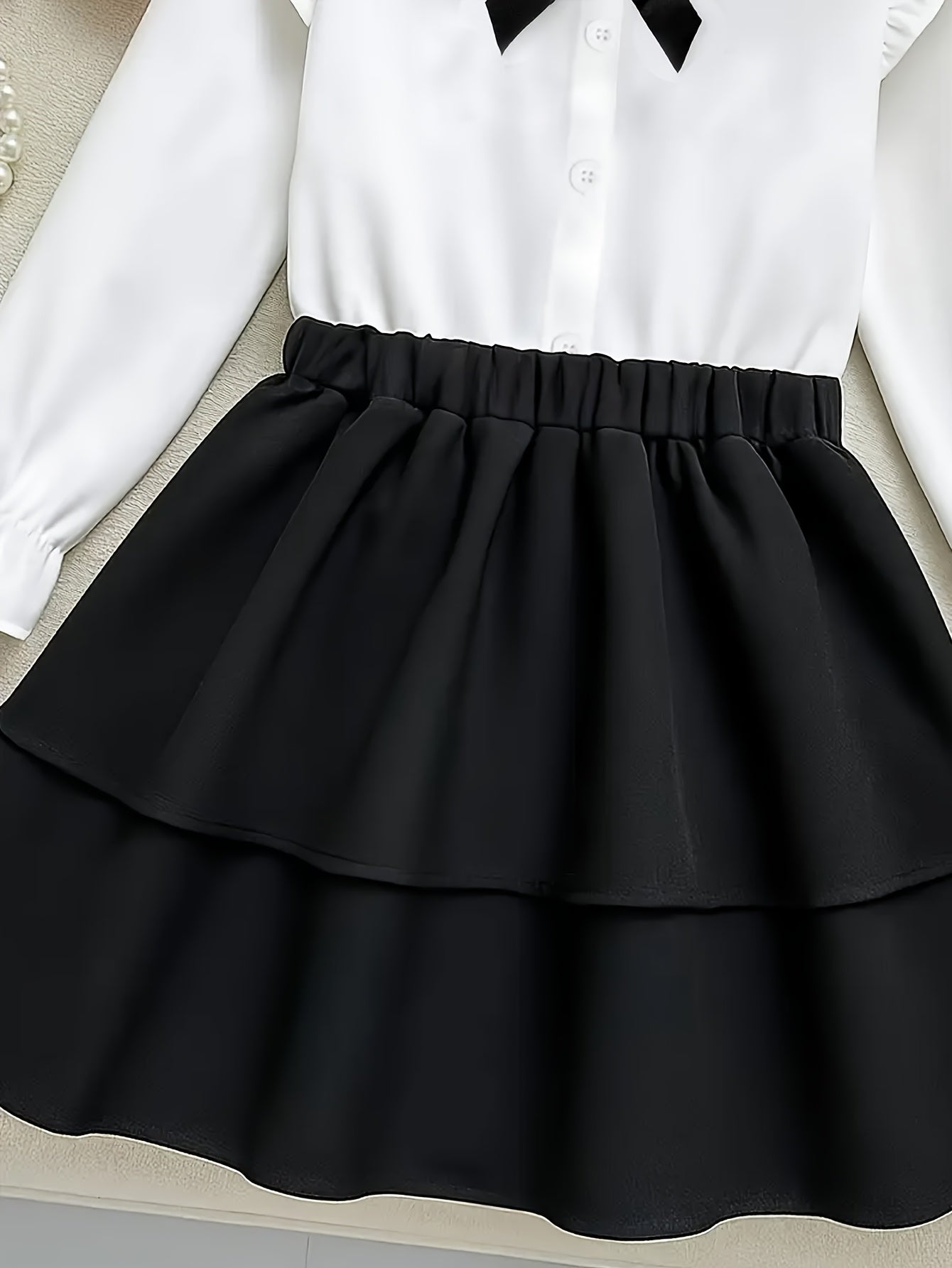 Girls' Preppy 2-Piece Top and Skirt Set with Bow Accent