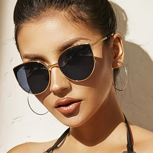 Unisex Geometric UV400 Sunglasses with Iron Frame for Casual Wear