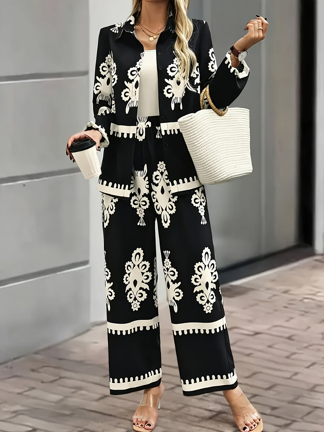 Women'S Stylish Black and White Paisley Print Two-Piece Set - Square Neck, Button-Up Blazer with Matching Pants, Perfect for Spring/Summer, Casual Attire|Paisley Print|Square Neckline, Pants Piece