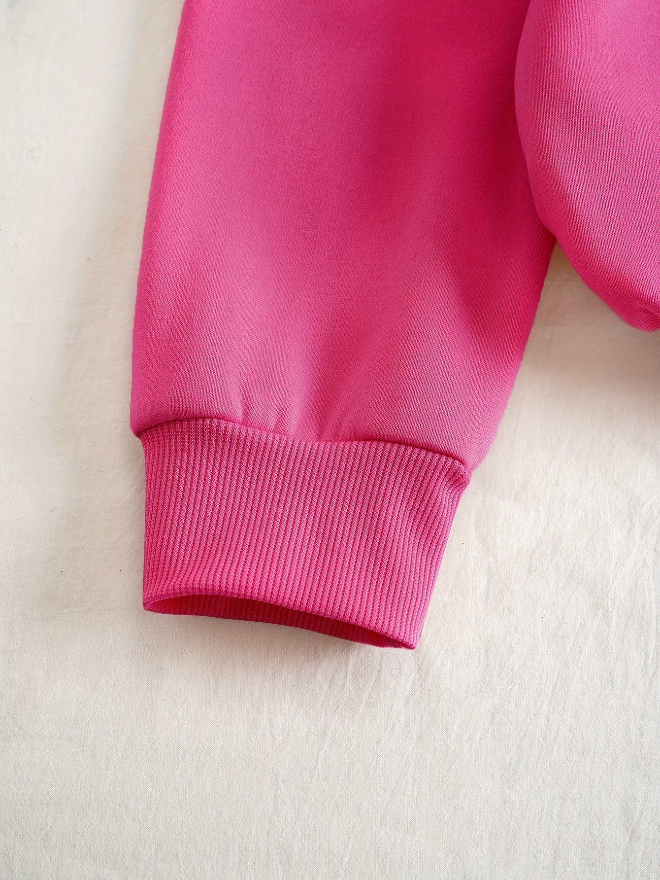 Women's Red Christmas Tree & Lettering Sweater - Cozy Winter Pullover with Round Neck Long Sleeve, Thickened Sweating-Reducing Blouse for Xmas Party Outfits, Family Gatherings (Machine Washable, Autumn/Winter Clothing)