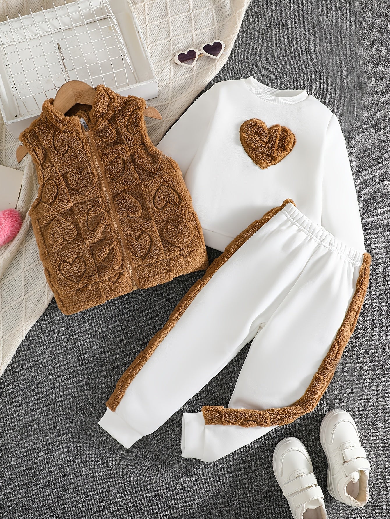 Girls 3-Piece Heart Pattern Fall/Winter Casual Set