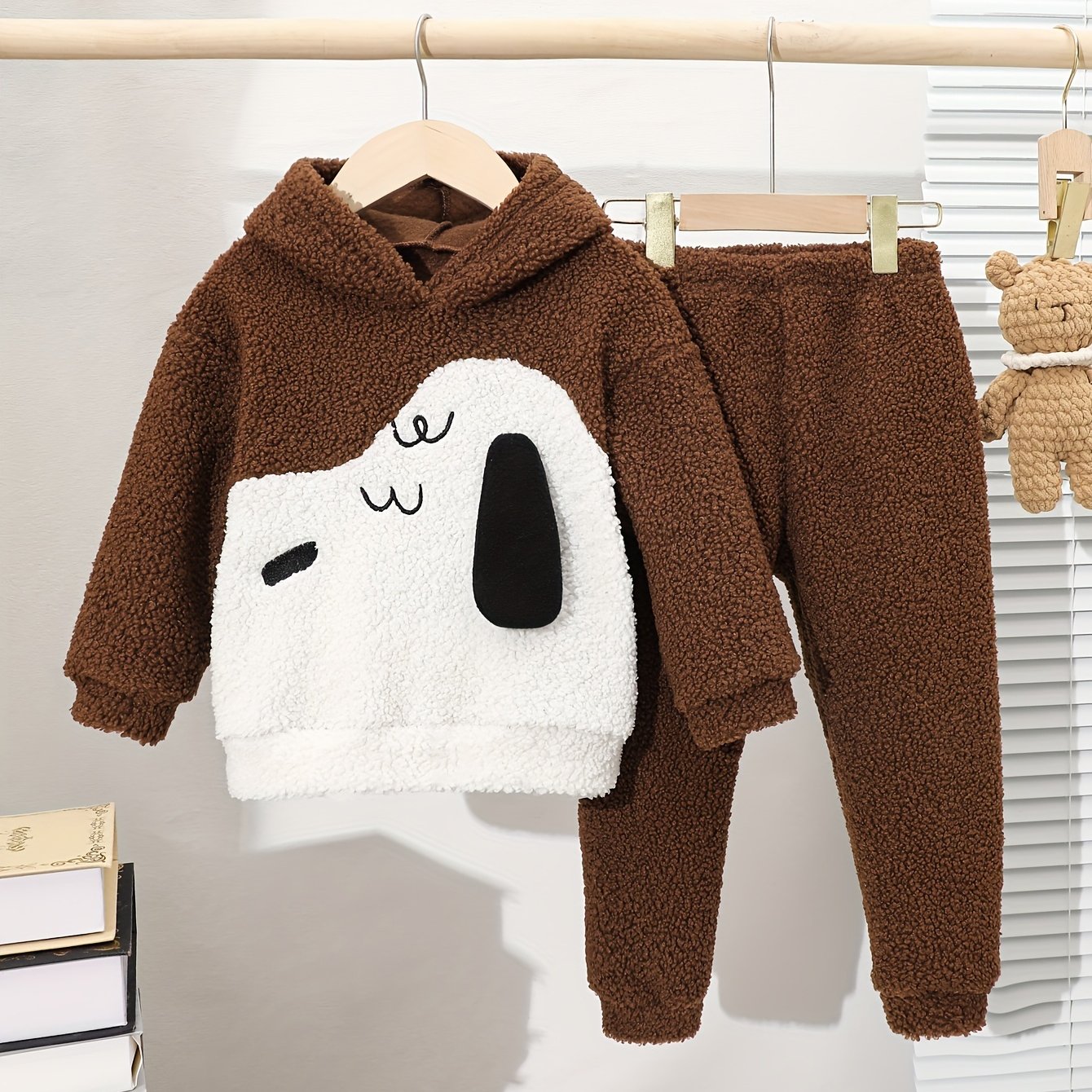 Boys' Fashion Plus Velvet Thickened Double-sided Velvet Warm Embroidered Cute Suit, Perfect for Outdoor