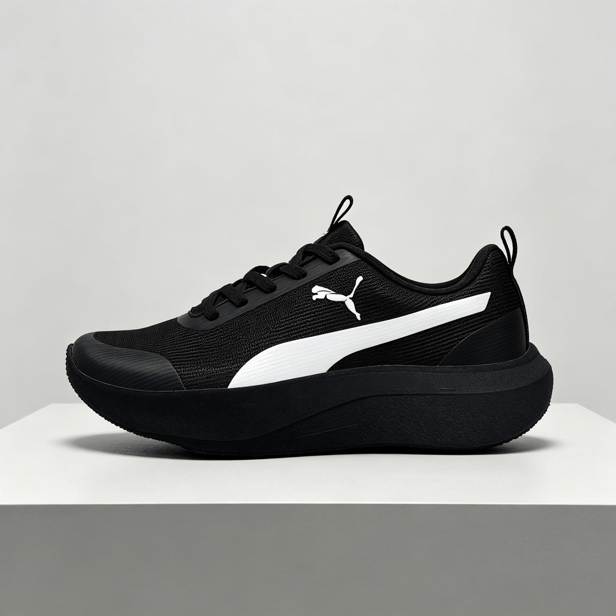 Couple Matching Low-Top Sneakers with Gradient Cushion Sole