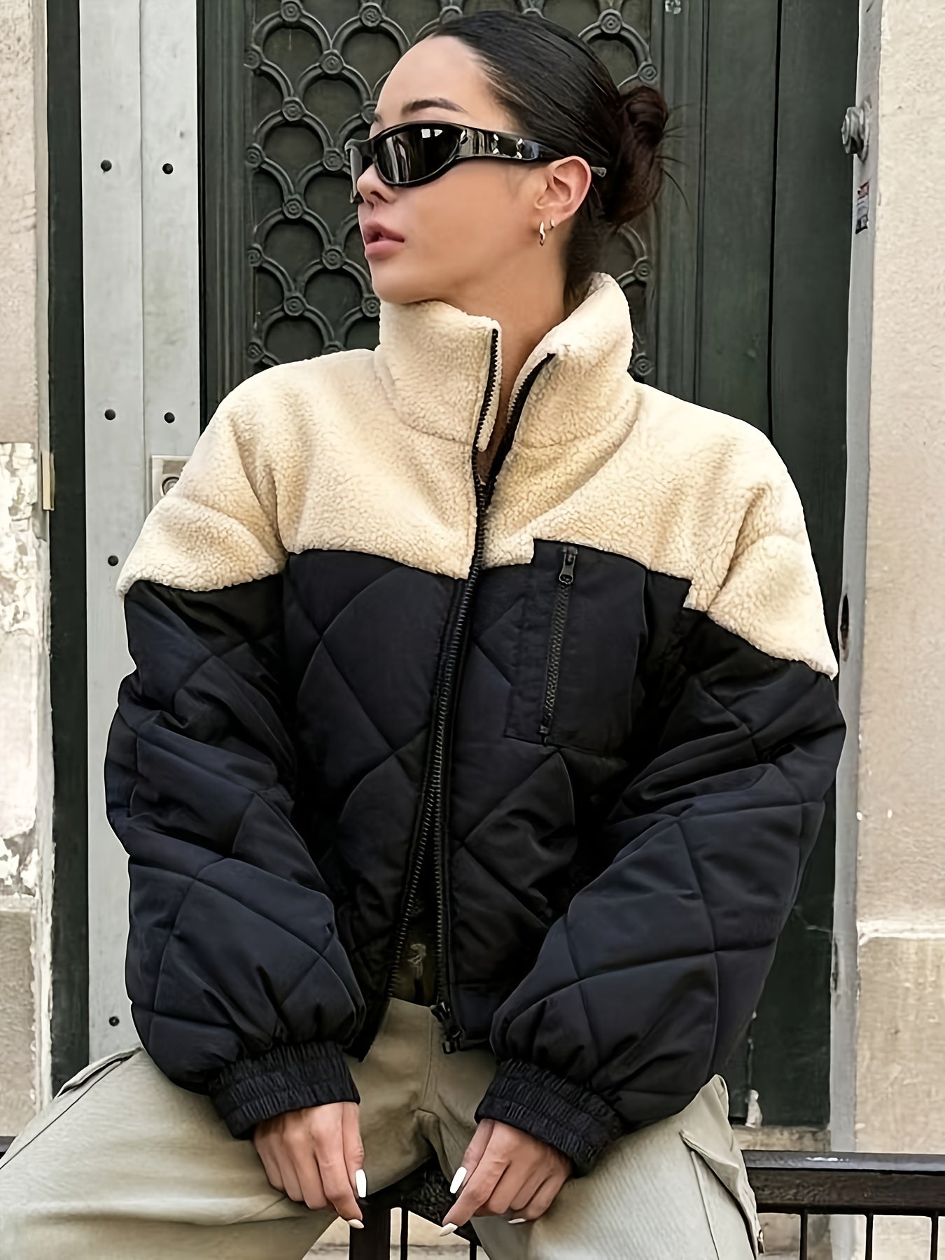 Women'S Elegant Color Block Zip-Up Jacket - Long Sleeve Stand Collar Warm Coat with Beige & Black Patchwork, Regular Fit Autumn Winter Outerwear, Casual Chic Layering Piece, Winter Jacket, Seasonal Fashion, Durable Fabric, St