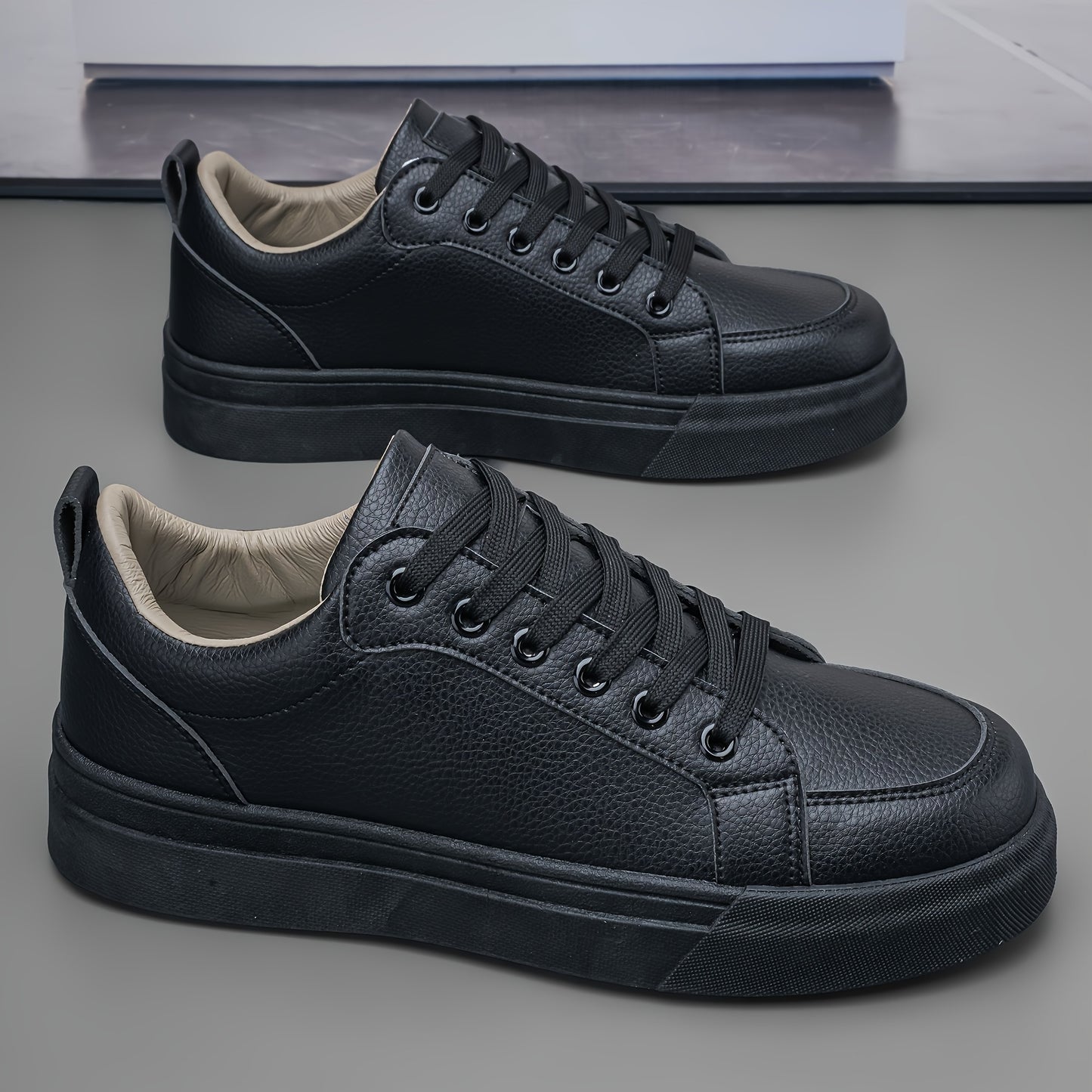 Men's Retro Casual Low-Top Sneakers with PU Upper