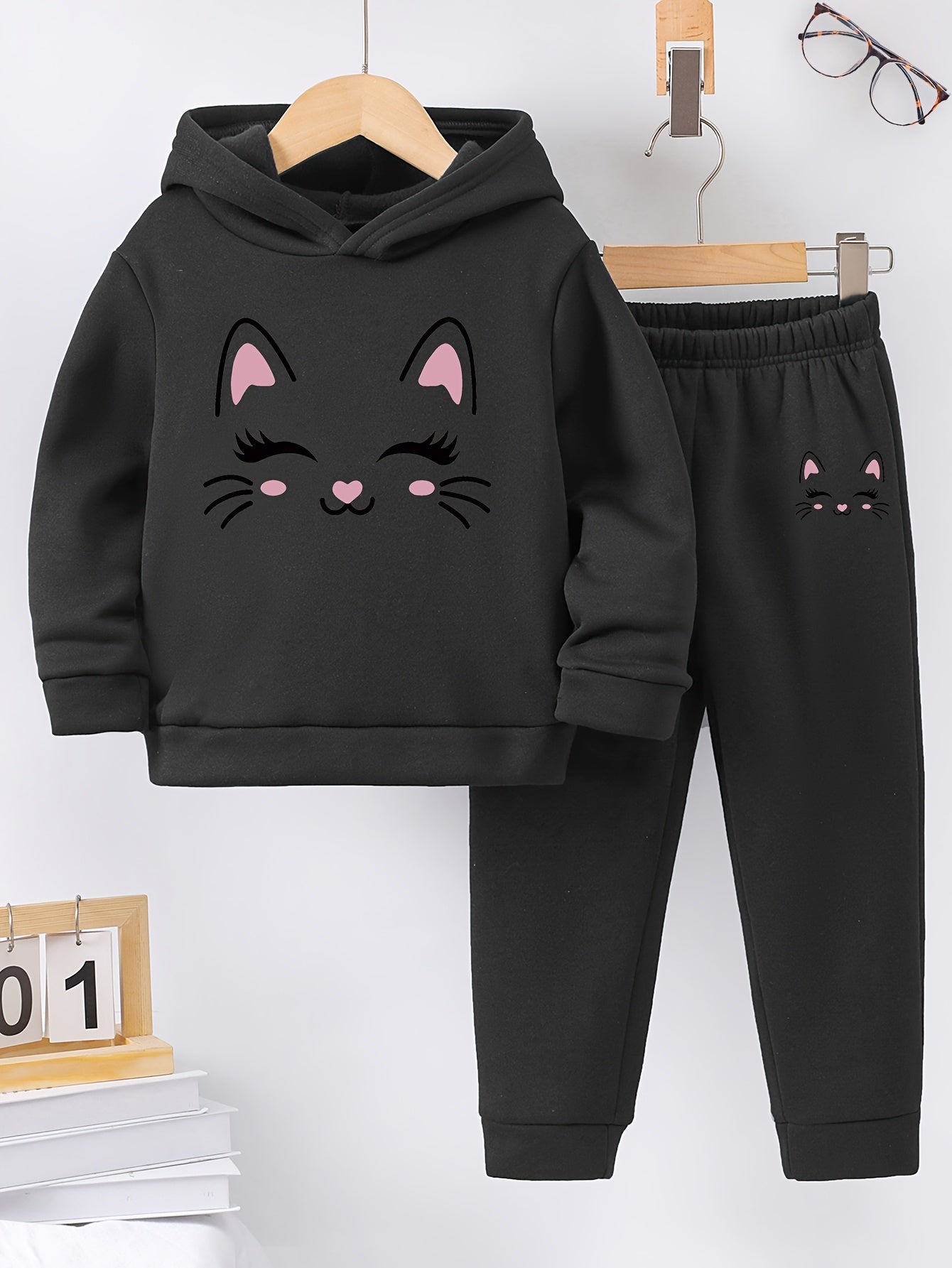 Autumn/Winter Smile Face Kitten Graphic Print Warm Fleece Hooded Sweatshirt And Sports Trousers for Girls, for Outdoor