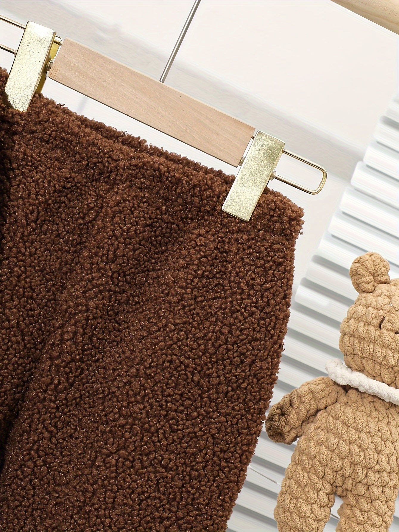 Boys' Fashion Plus Velvet Thickened Double-sided Velvet Warm Embroidered Cute Suit, Perfect for Outdoor