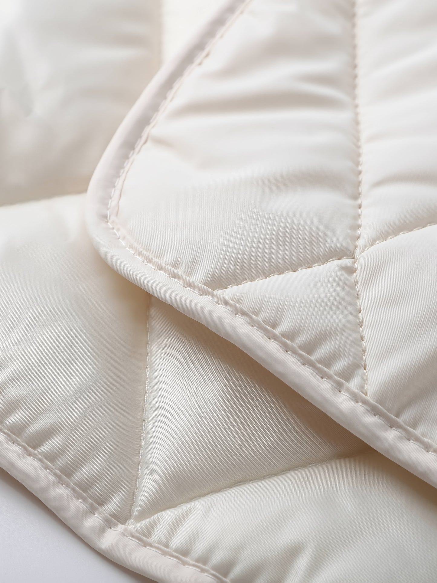 Women'S Quilted White Puffer Jacket - Lightweight Long Sleeve - Button-Up Front - High-Quality Polyester - Machine Washable - Casual Style for Spring, Fall & Winte