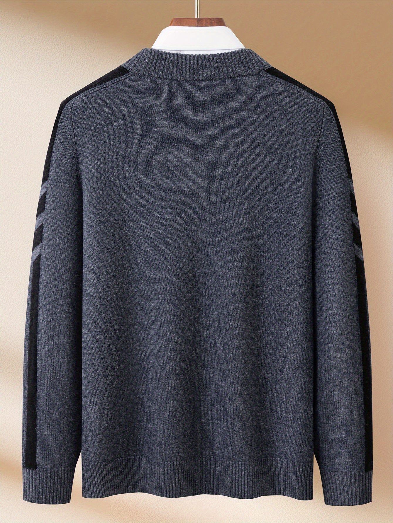 This Thick, Round-Neck Long-Sleeve Sweater for Men Features a Soft And Comfortable Design with Stylish Striped Edges, Perfect for Outdoor Gatherings And Everyday Wear, And Can Be Layered