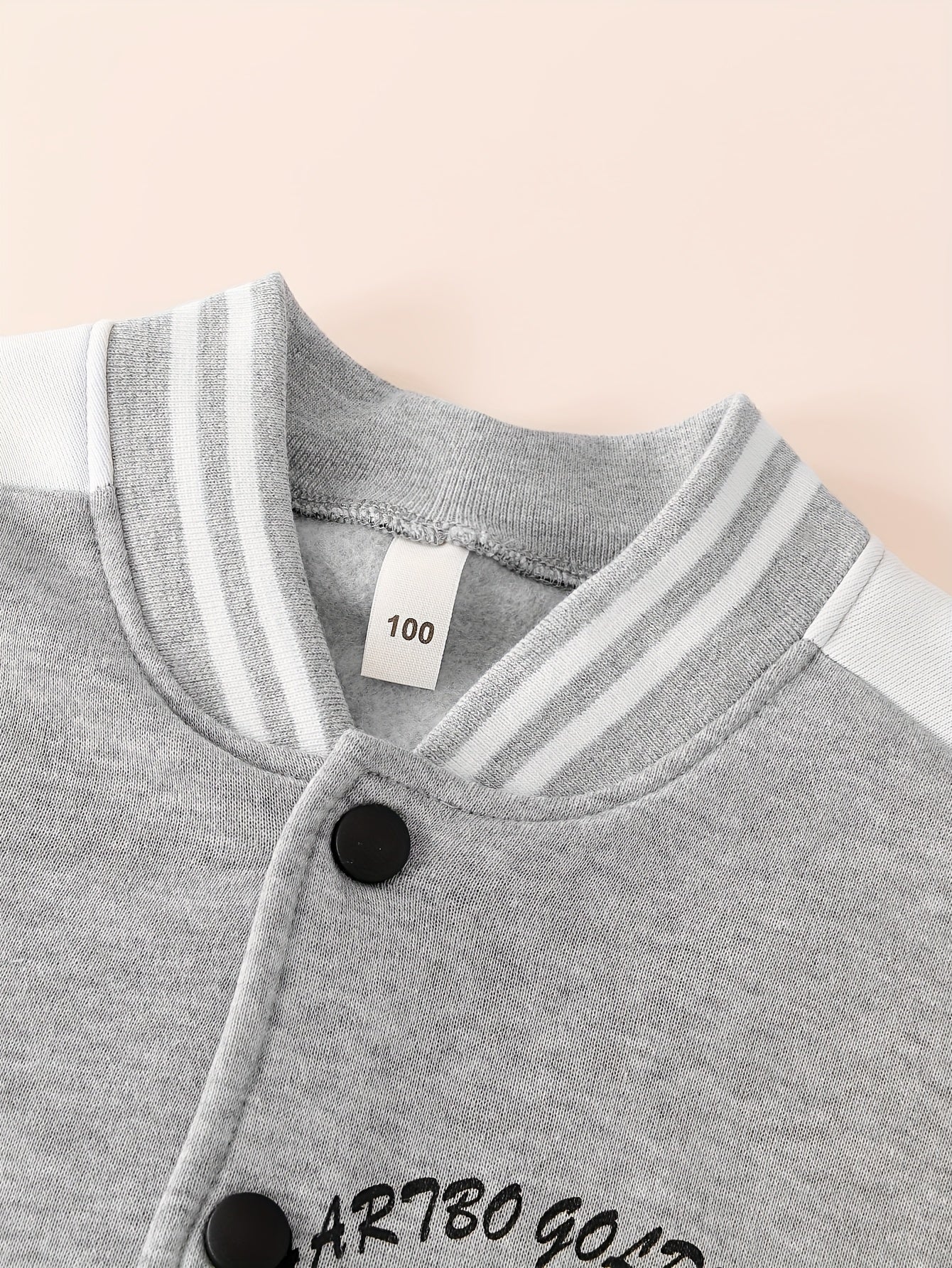 New Autumn And Winter Set: Classic And Stylish Button-Up Baseball Jacket with Letter Pattern Print on The Sleeves, Paired with Pants Featuring Black And White Stripes And Thickened Fleece for Warmth. This Comfortable And Vers