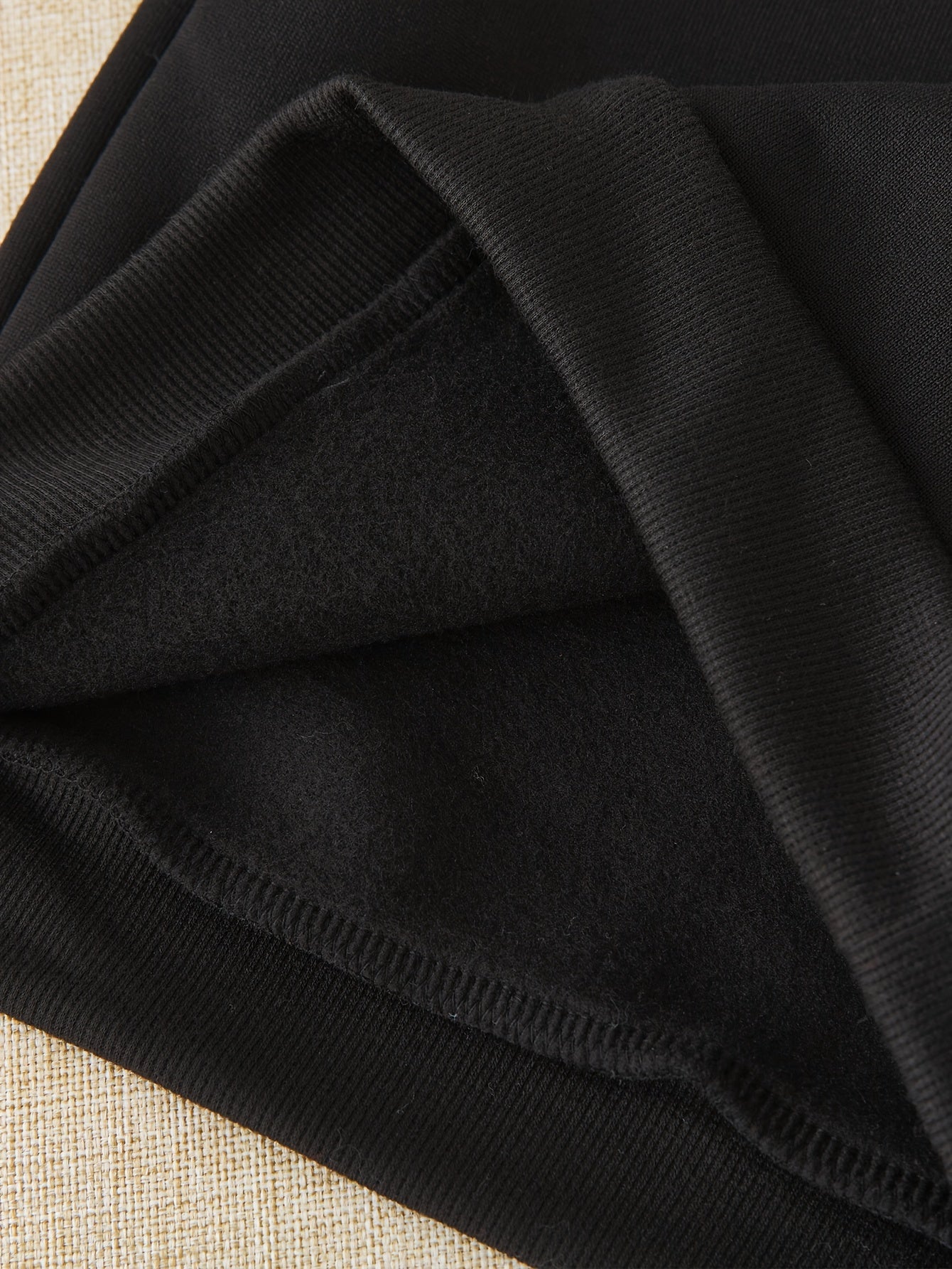 CHICFULL Boys' Hello 2026 New Year's Eve Party Sweatshirt - Glittery Golden Lettering & Number Print, Thickened Warm Round Neck Pullover, All-Season Casual Sweater for 2025-2026 Birthday Celebrations & Casual Attire, Machine