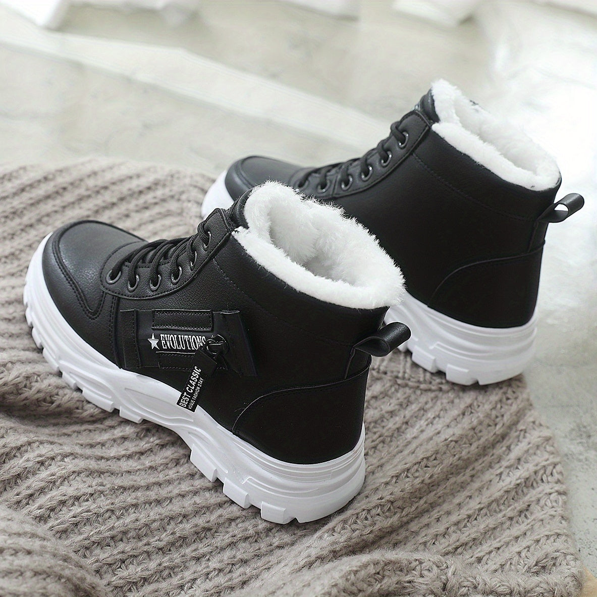 Women's Ankle Boots, Warm High-Top Fleece-Lined Short Boots for Commuting and Outdoor Use in White Style