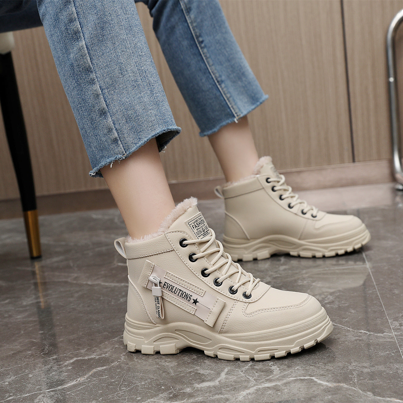 Women's Ankle Boots, Warm High-Top Fleece-Lined Short Boots for Commuting and Outdoor Use in White Style