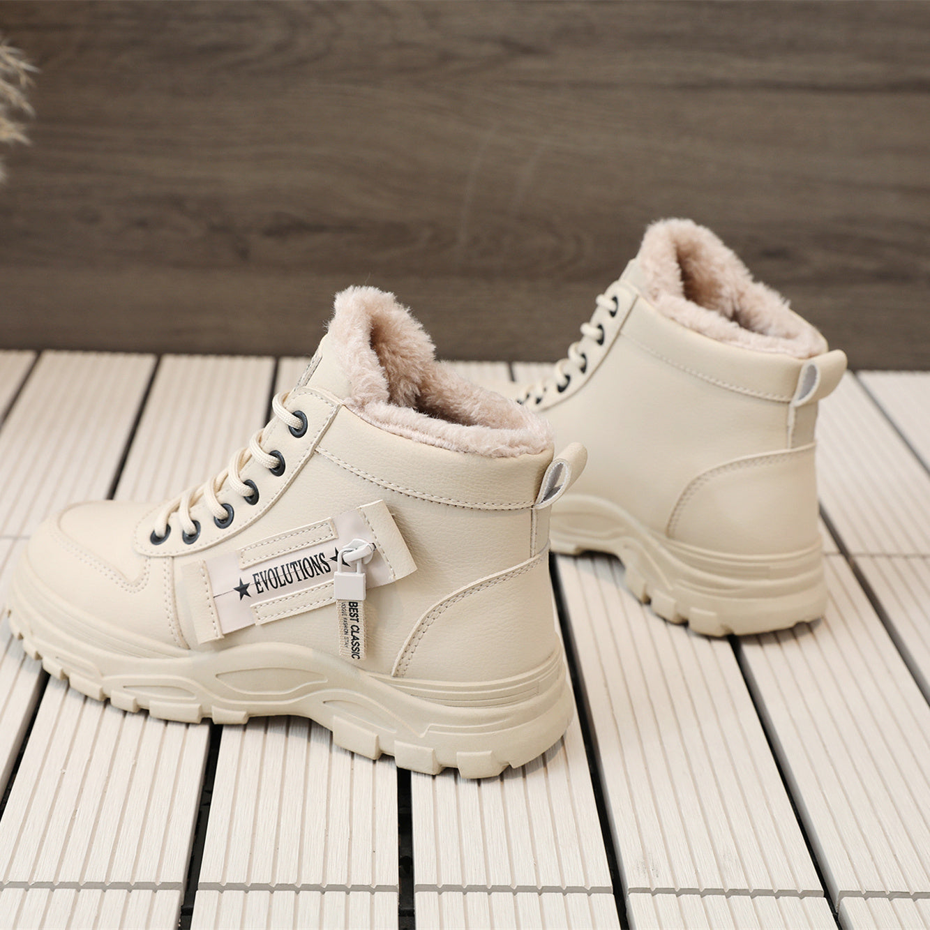 Women's Ankle Boots, Warm High-Top Fleece-Lined Short Boots for Commuting and Outdoor Use in White Style