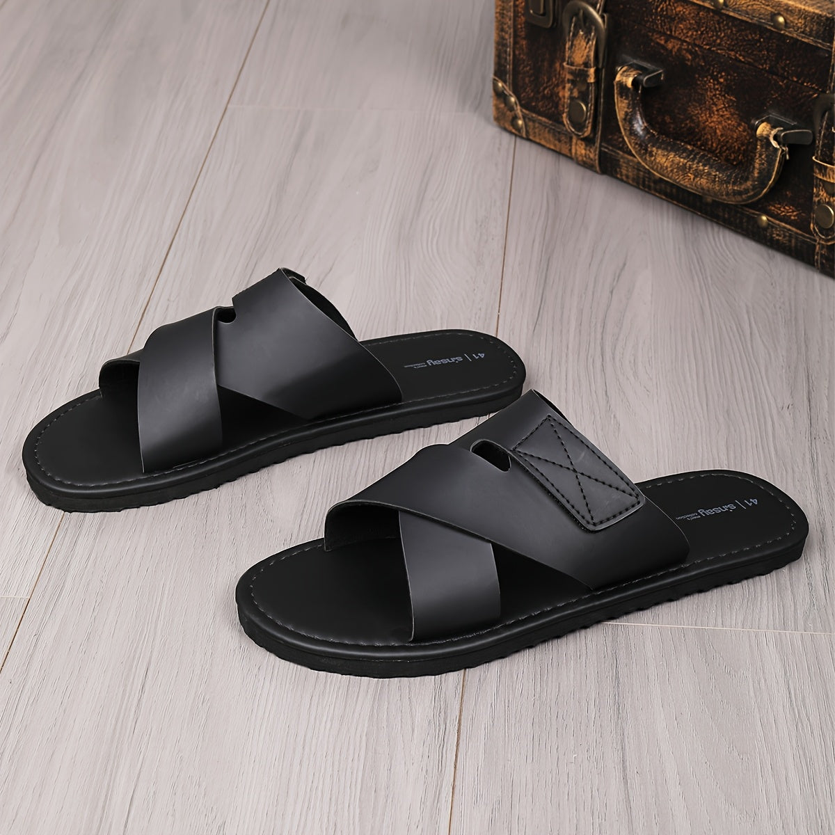 Men's Outdoor Casual Sandals with Cross Strap Design
