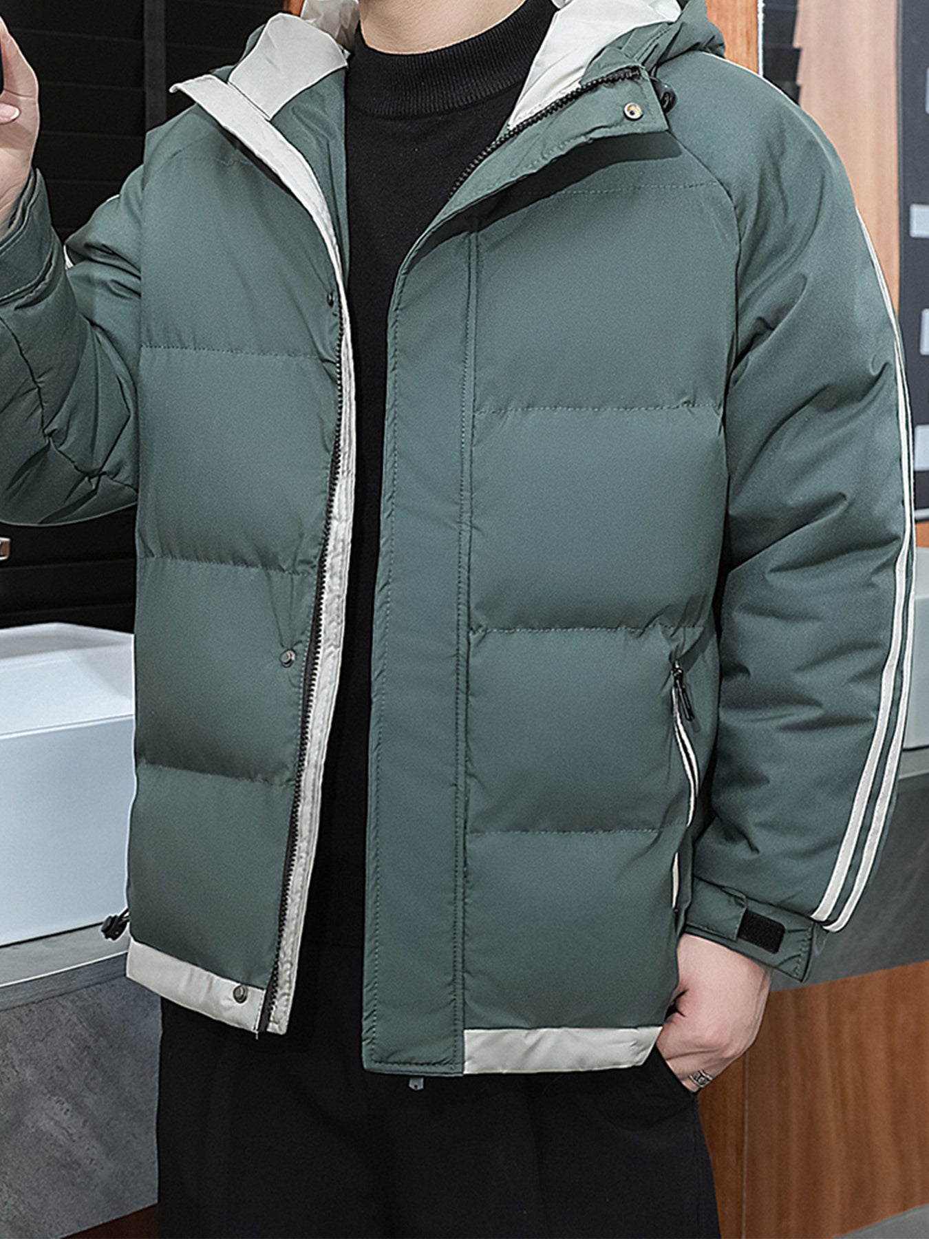1pc Men's Heavy-Duty Winter Jacket with Hood - -Filled Coat, White & Dark Green, Golden-Zip Closure, Machine Washable, Casual Outdoor Wear (Snow, Windproof) - Regular Fit for, Skiing, Cold
