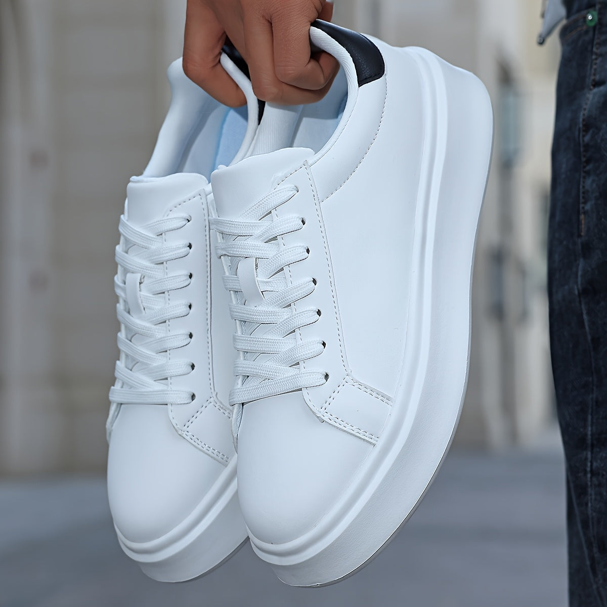 Men's Lightweight Low-Top Skate Shoes with EVA Sole