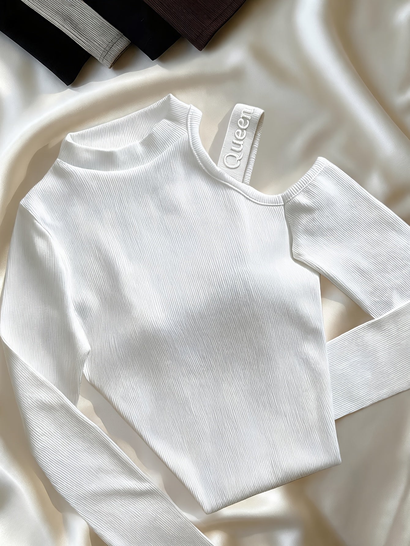 Women’s Fitted Off-Shoulder Top with Embroidered Shoulder Straps