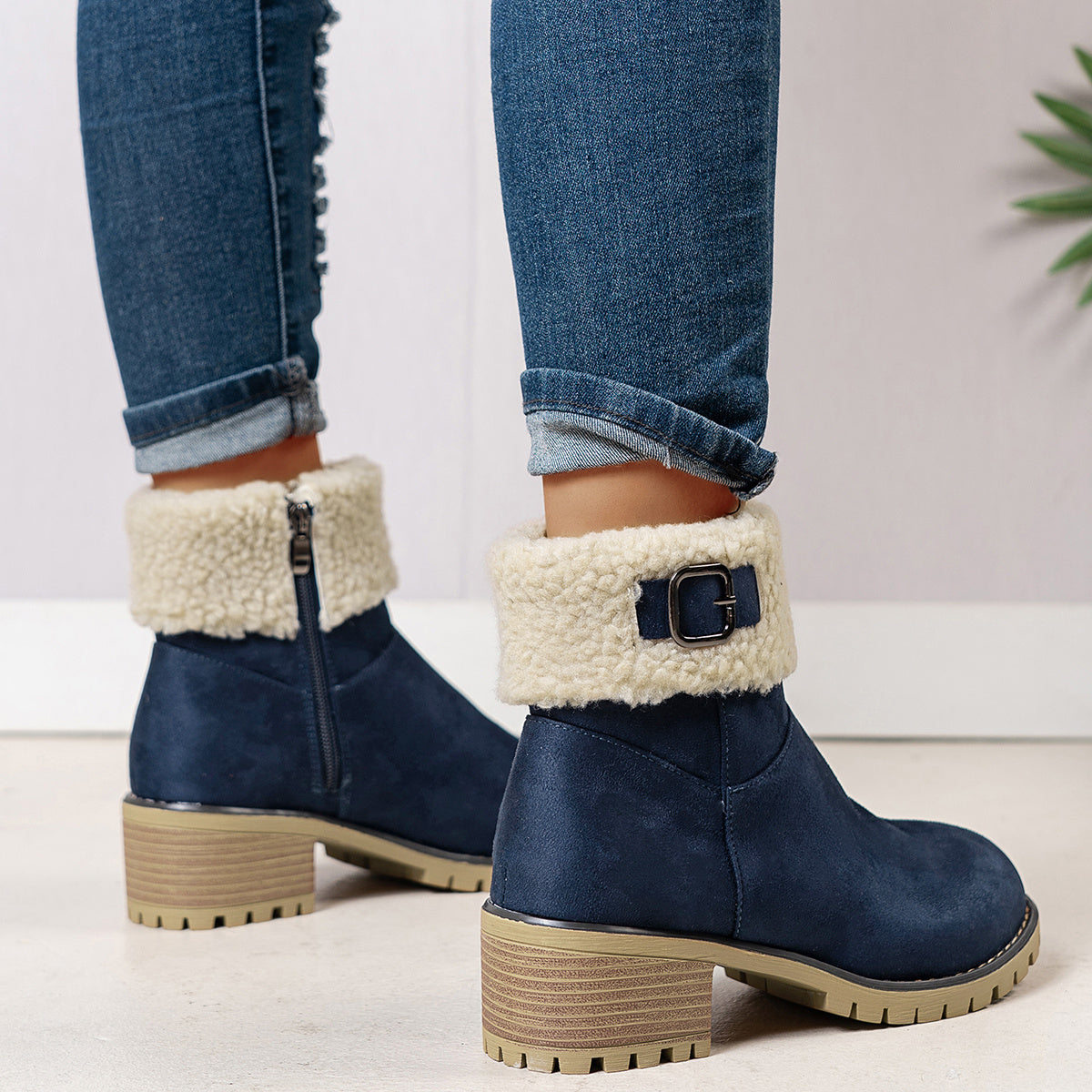 Chunky And Clssic Women'S Ankle Boots, Comfortable And Elegent Woemen Shoes. Warmth Khaki、Black And Beige Winter Women' Boots. Solid-Colored. Fleece-Lined Boots, Heighten And Non-Slip Lighhtweight Shoes with Cute Round Toe.