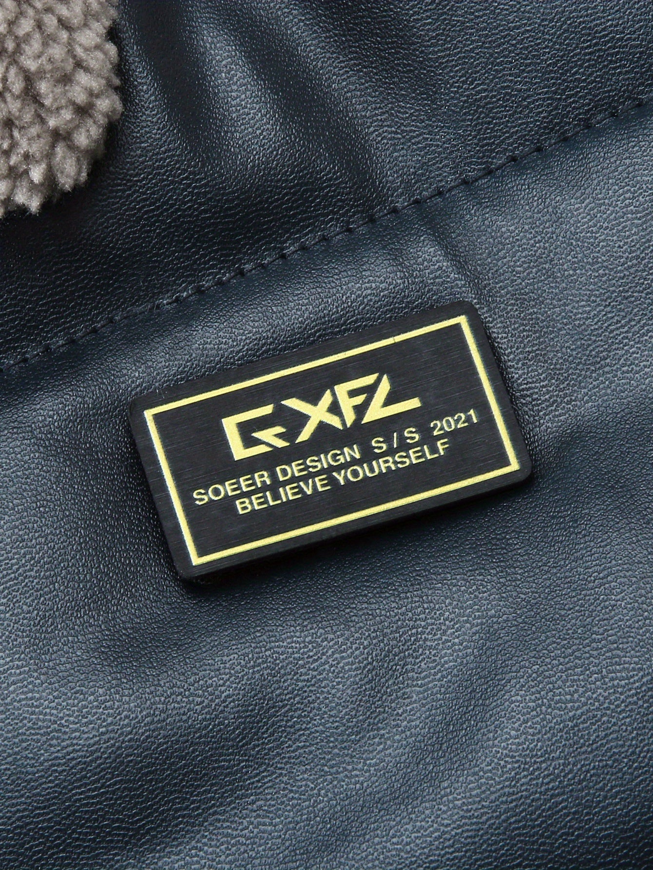 Men's Heavy-Duty Winter Jacket - Black Cold Weather Coat with Zippered Pockets, Formal & Everyday Outerwear for Office, Travel, Outdoor Activities - Hand Washable Polyester Outerwear, Travel Winter Coat, Classic Turndown Coll