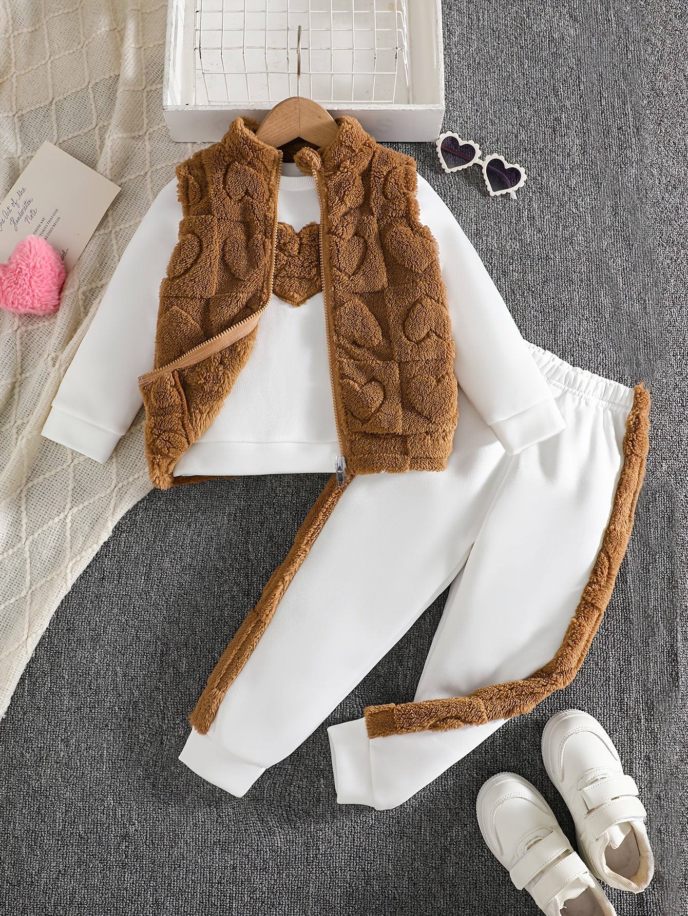 Girls 3-Piece Heart Pattern Fall/Winter Casual Set