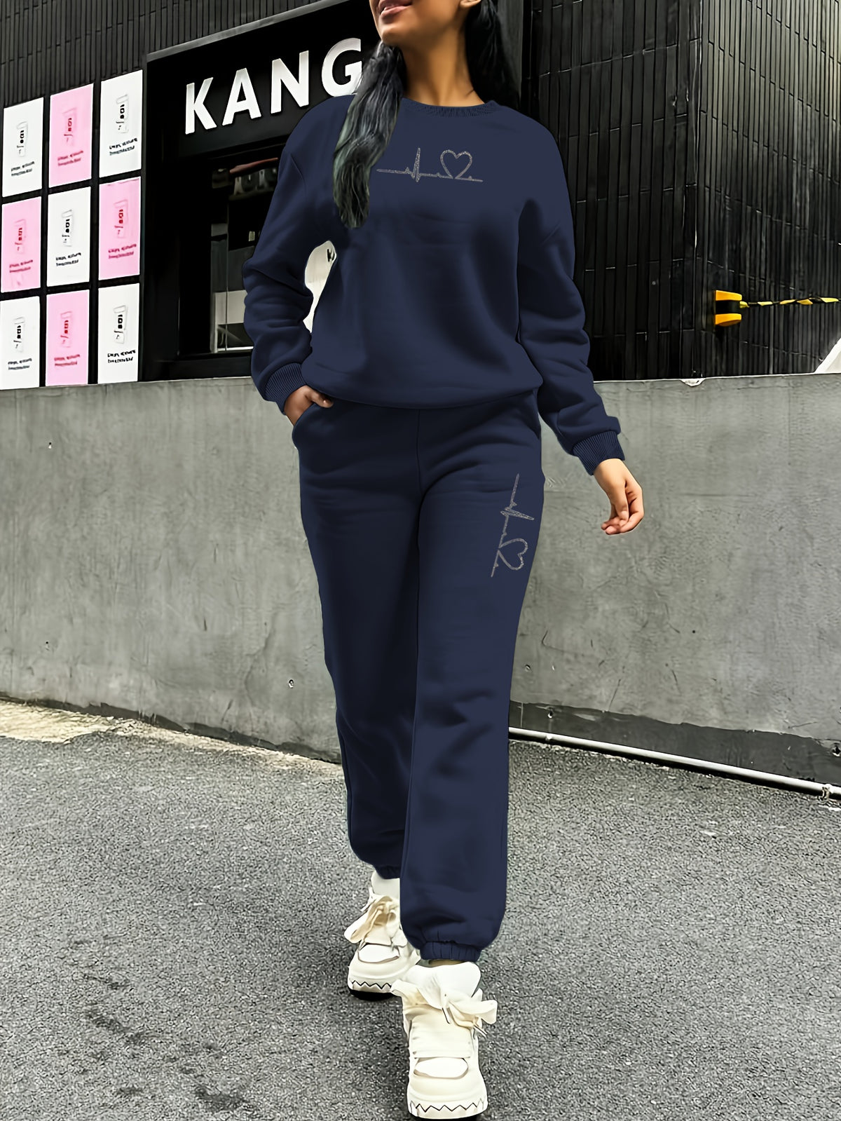 Women's Fleece Sweatsuit Set with Heart Print for Fall/Winter - ayq