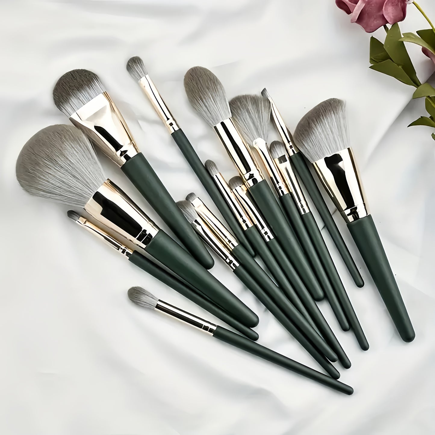 14-Piece Professional Makeup Brush Set with Hypoallergenic Nylon Brist