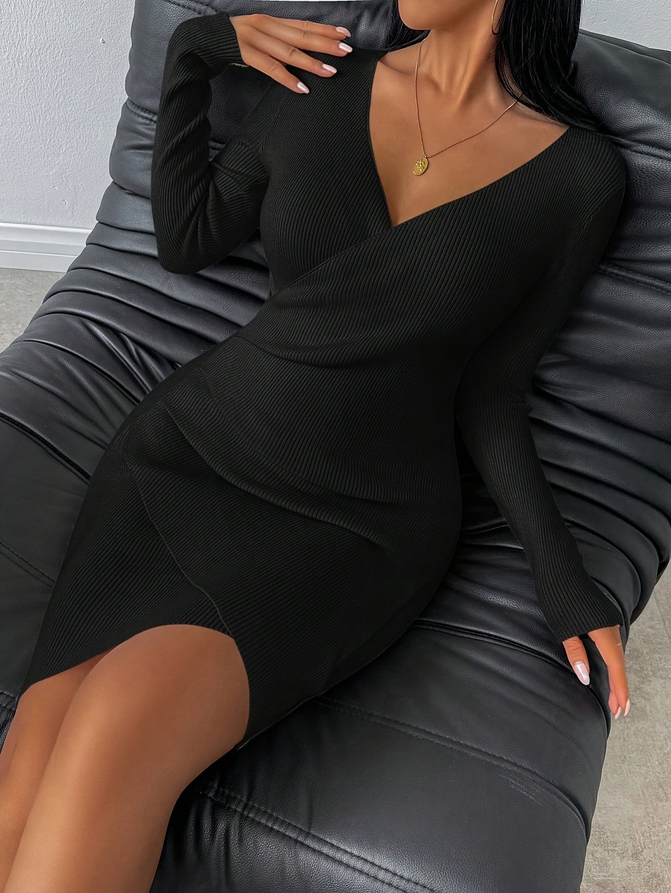 New Autumn and Winter Slim Fit V-Neck Dress Stretchy and Flattering Wrap Design, Elegant Solid Color Mini Dress for Work and Dates