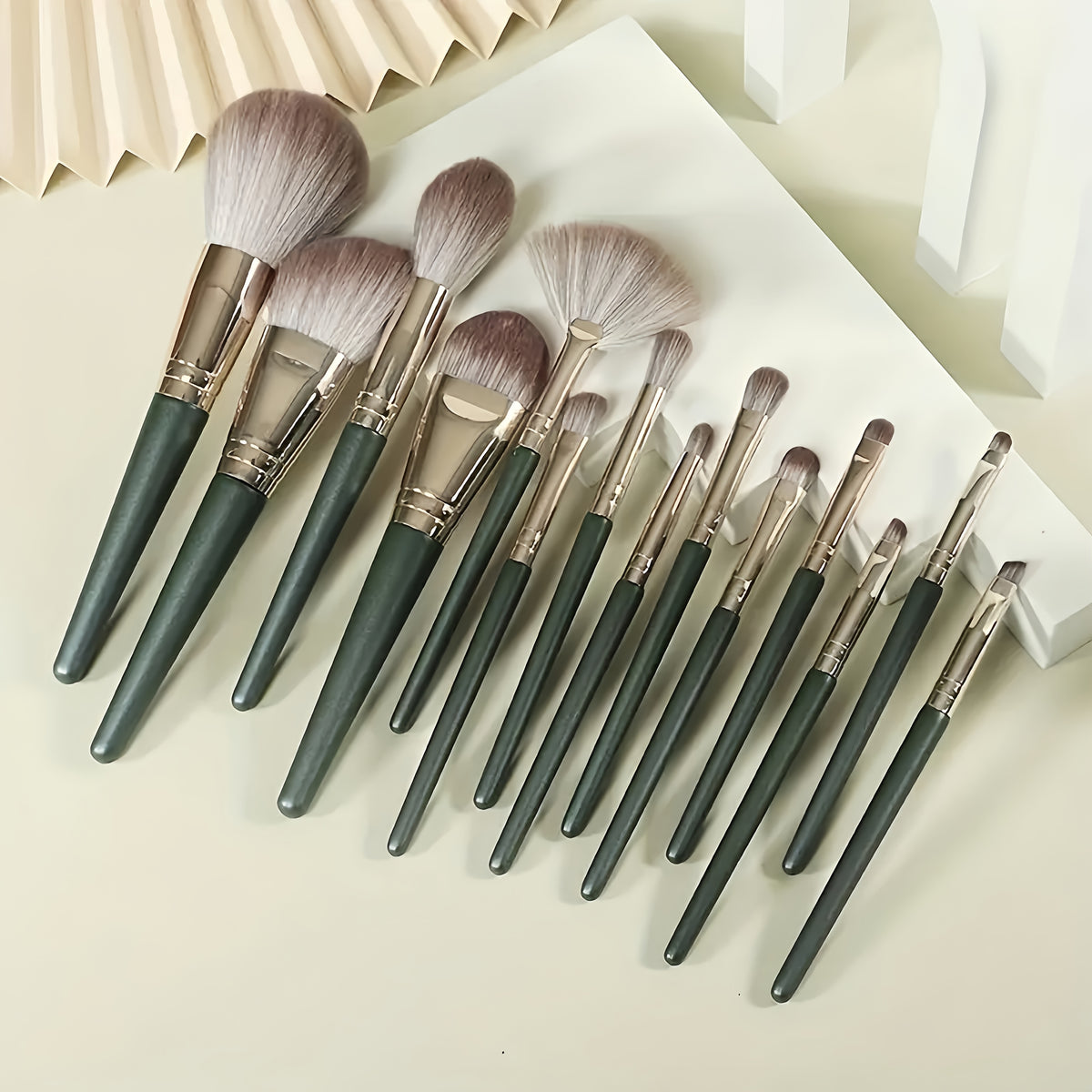 14-Piece Professional Makeup Brush Set with Hypoallergenic Nylon Brist