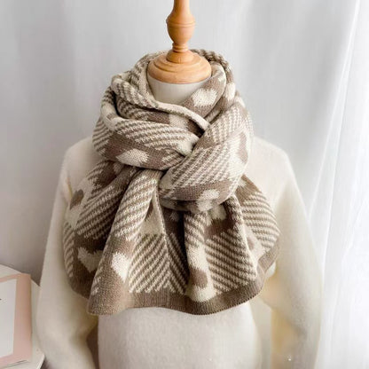 Red and Green Christmas Tree Scarf - Women's Autumn/Winter Warm Scarf, Versatile for Students and Couples, Christmas Gift Red and Green Neck Warmer, Elegant High-End Scarf for Women, Men's Winter Scarf