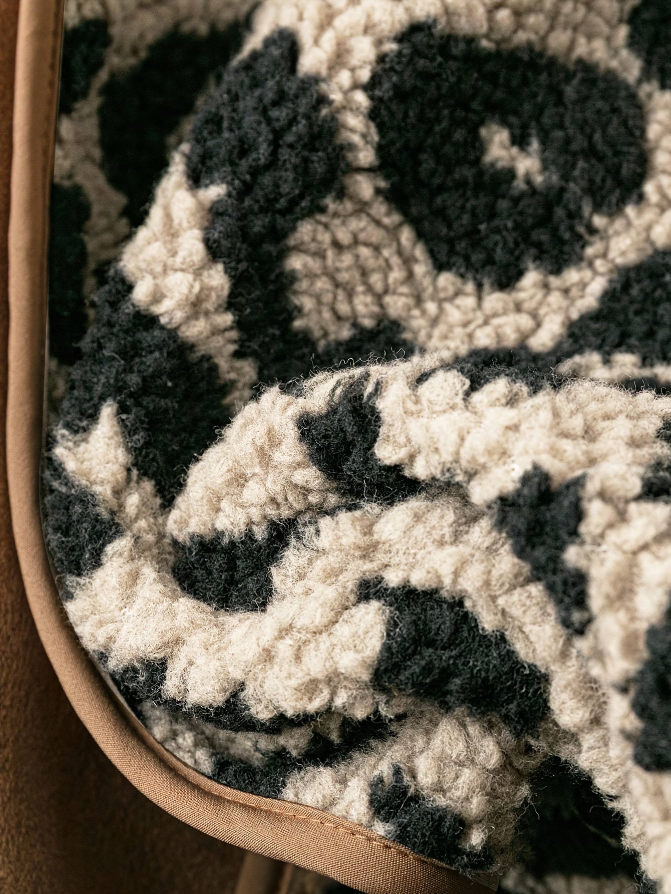 Women'S Elegant Leopard Print Long Sleeve Jacket - Cozy Winter Warmth, Non-Stretch Fabric, Regular Fit with Button Closure, Perfect for Fall & Winter Travel