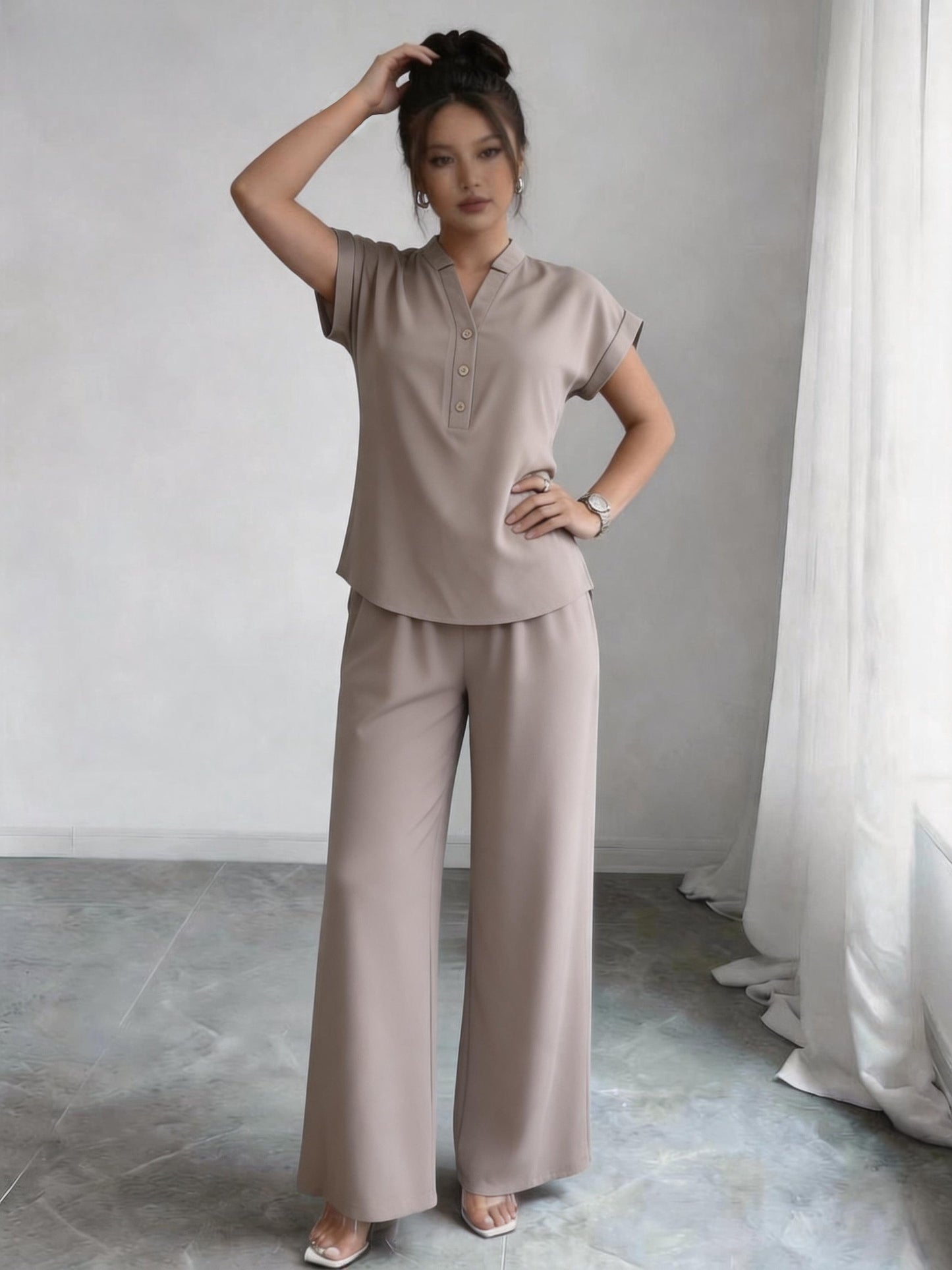 Elegant Women’s Summer Two-Piece Set with Stand Collar Top & Wide-Leg