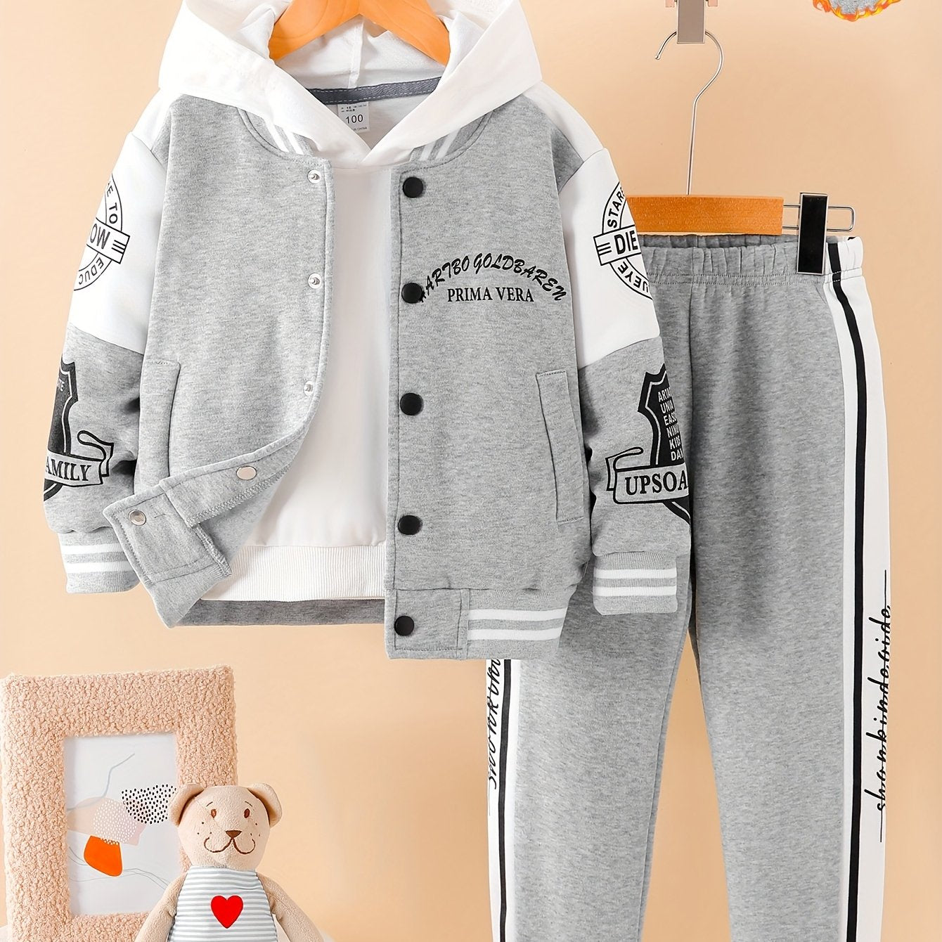 New Autumn And Winter Set: Classic And Stylish Button-Up Baseball Jacket with Letter Pattern Print on The Sleeves, Paired with Pants Featuring Black And White Stripes And Thickened Fleece for Warmth. This Comfortable And Vers