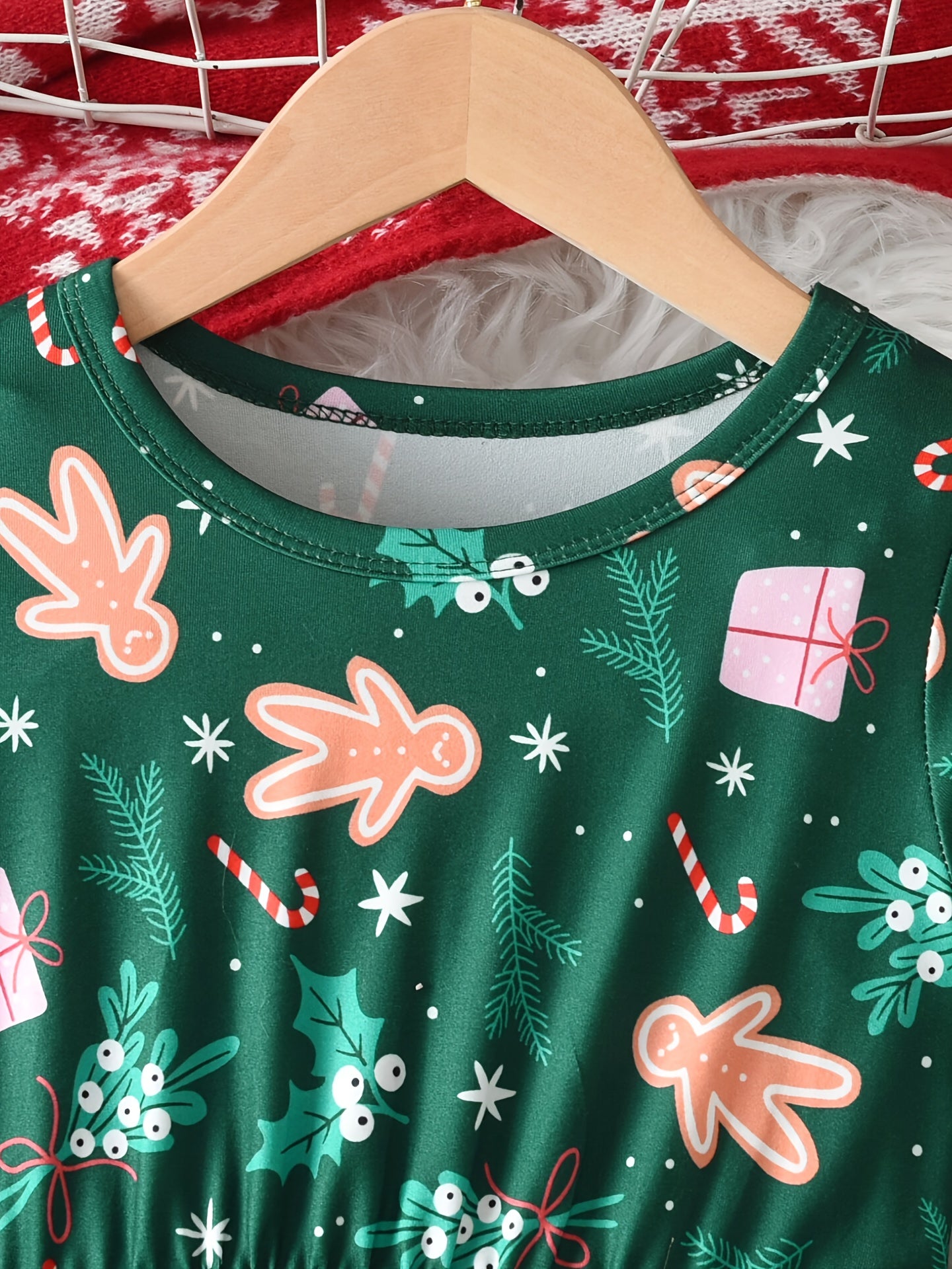 Girls' Christmas Party Dress - Elegant Green & Red Holiday Outfit with Gingerbread Children, Ruffled Hem & Waist - Long Sleeve Formal Party Dress for Christmas, New Year, Birthday - Machine Washable Girls' Clothing, Christmas
