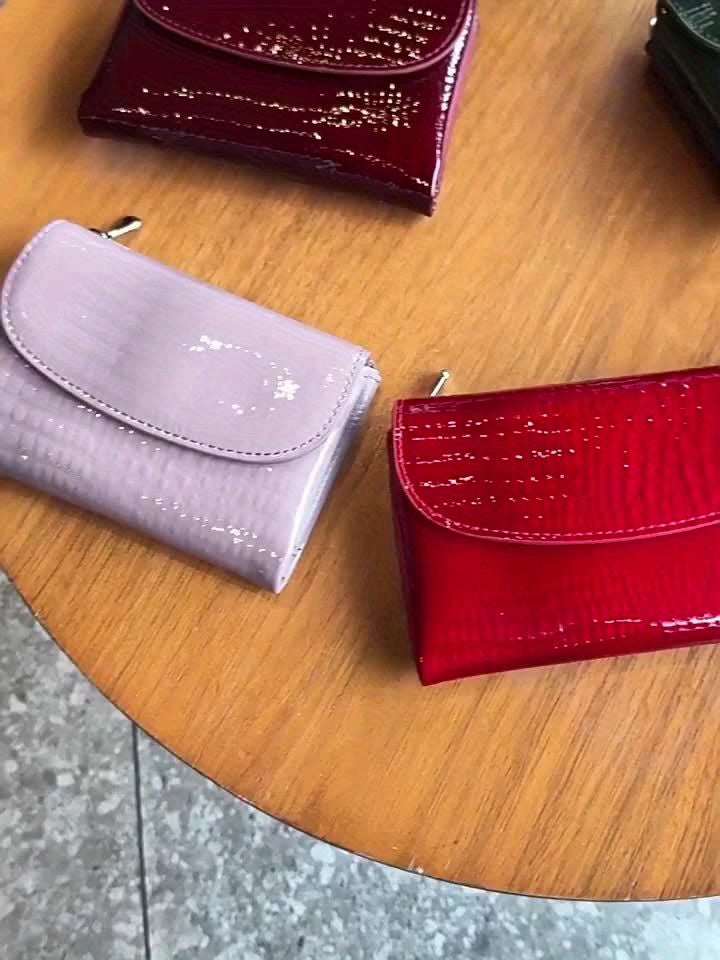 Women'S Luxury Genuine Leather Wallet - European & American Style Compact Trifold with Magnetic Closure, Golden-Tone Hardware, Zipper Pocket - Elegant, Red