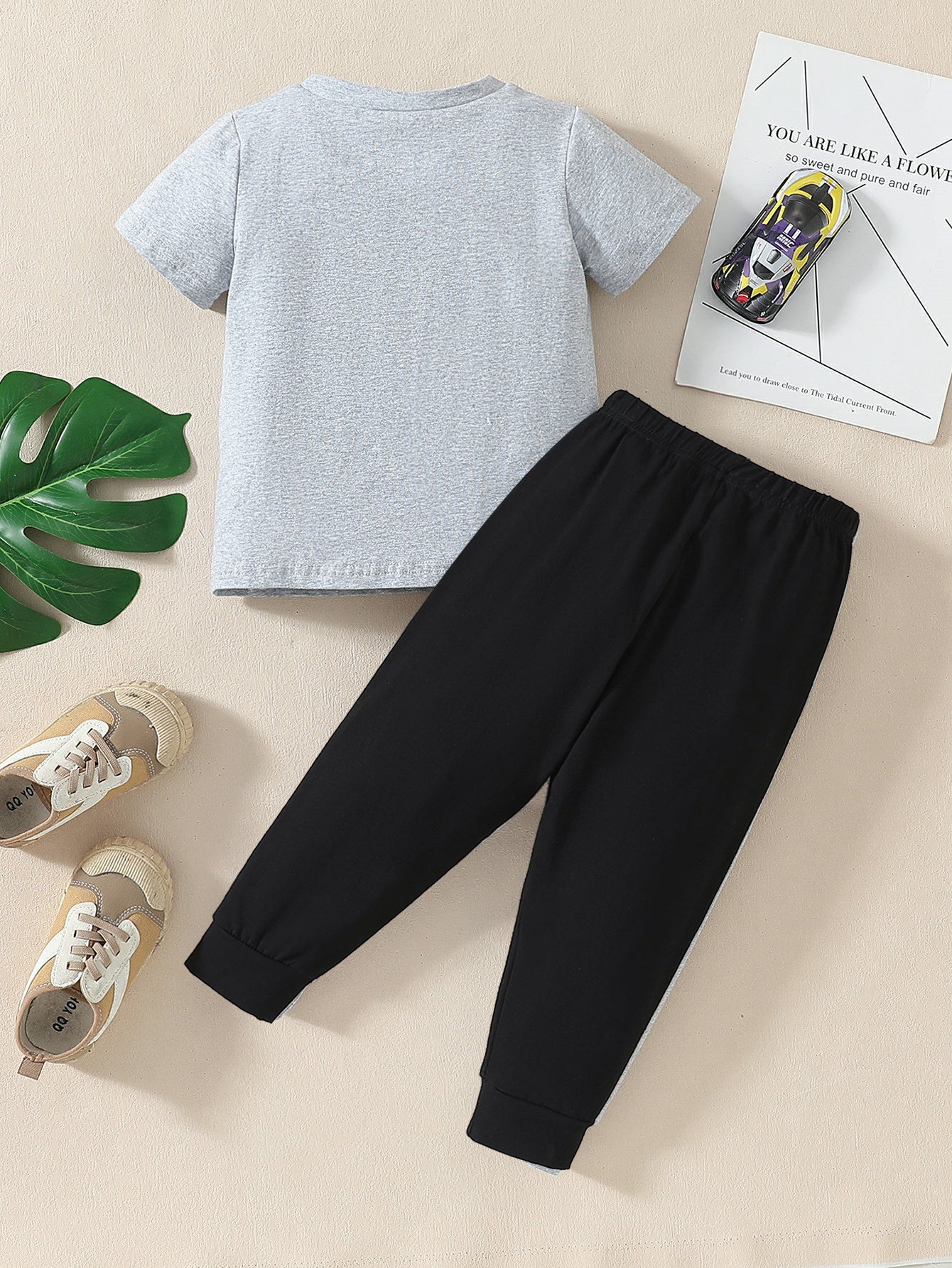 Boys' Casual Cotton T-Shirt and Pants Set with Doll Print