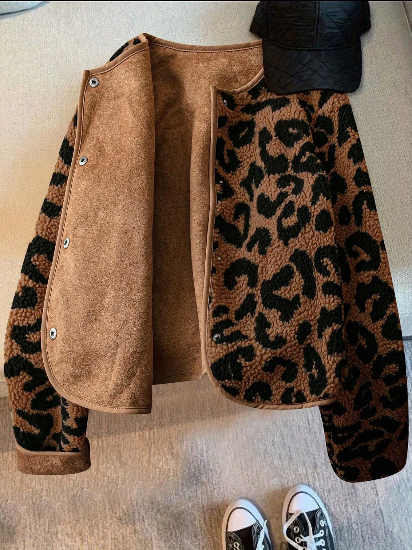 Women'S Elegant Leopard Print Long Sleeve Jacket - Cozy Winter Warmth, Non-Stretch Fabric, Regular Fit with Button Closure, Perfect for Fall & Winter Travel
