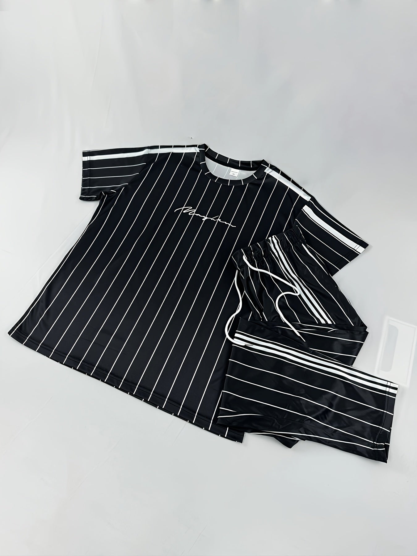 Summer Men's Striped Vertical Stripe 3D Print Casual Sports Short Sleeve Suit Fitness Sportswear Shorts T-shirt Men's Set Outdoor Sports Drawstring Pocket Hoodie Two-piece Set