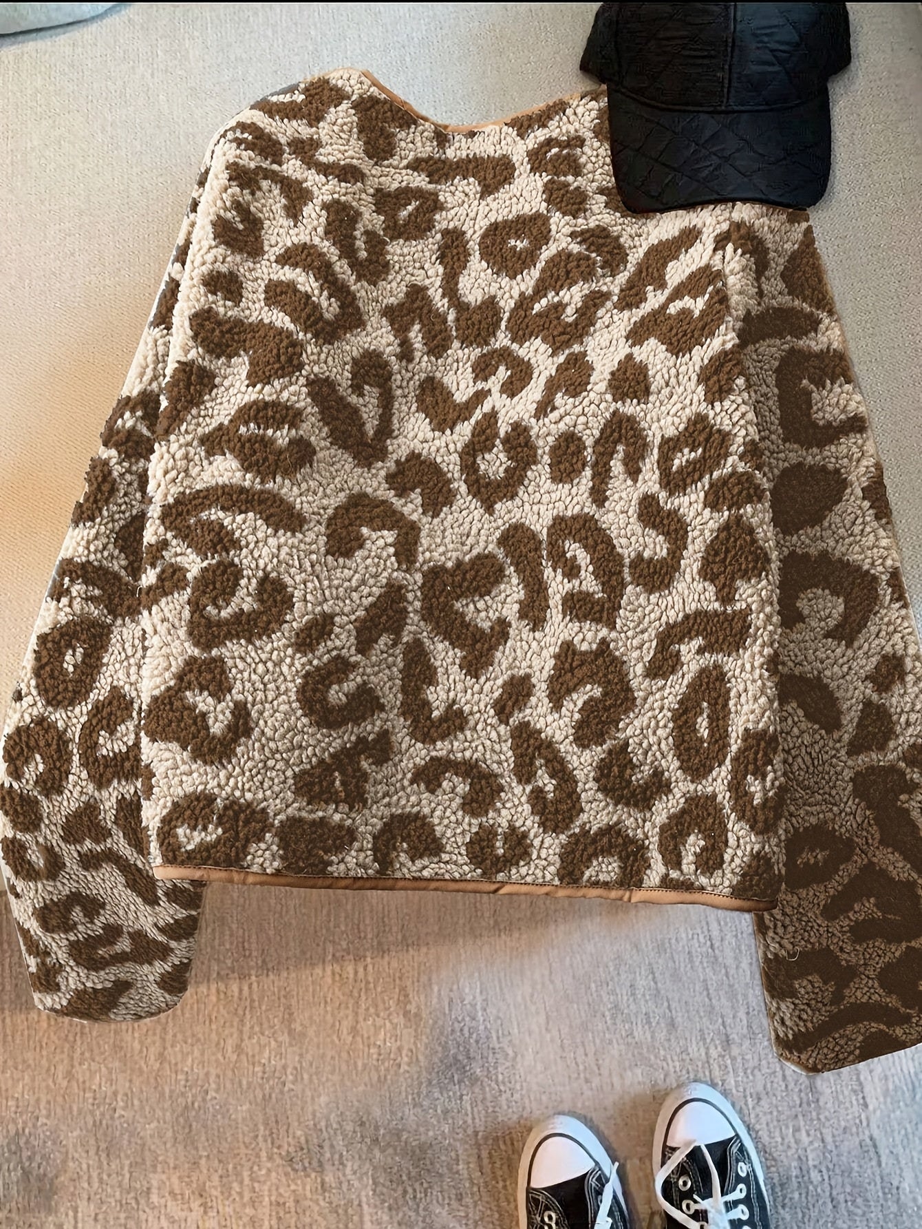Women'S Elegant Leopard Print Long Sleeve Jacket - Cozy Winter Warmth, Non-Stretch Fabric, Regular Fit with Button Closure, Perfect for Fall & Winter Travel