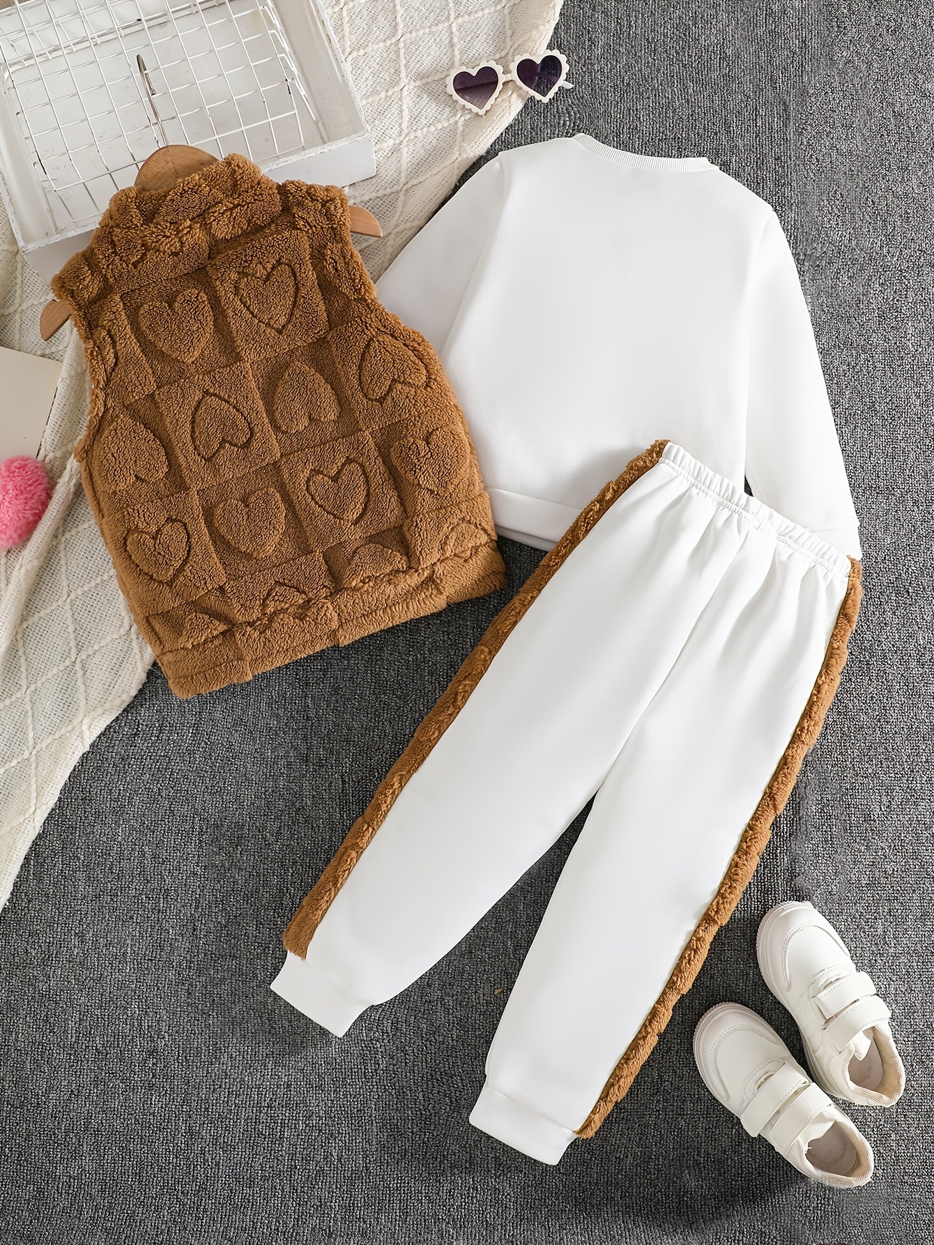 Girls 3-Piece Heart Pattern Fall/Winter Casual Set