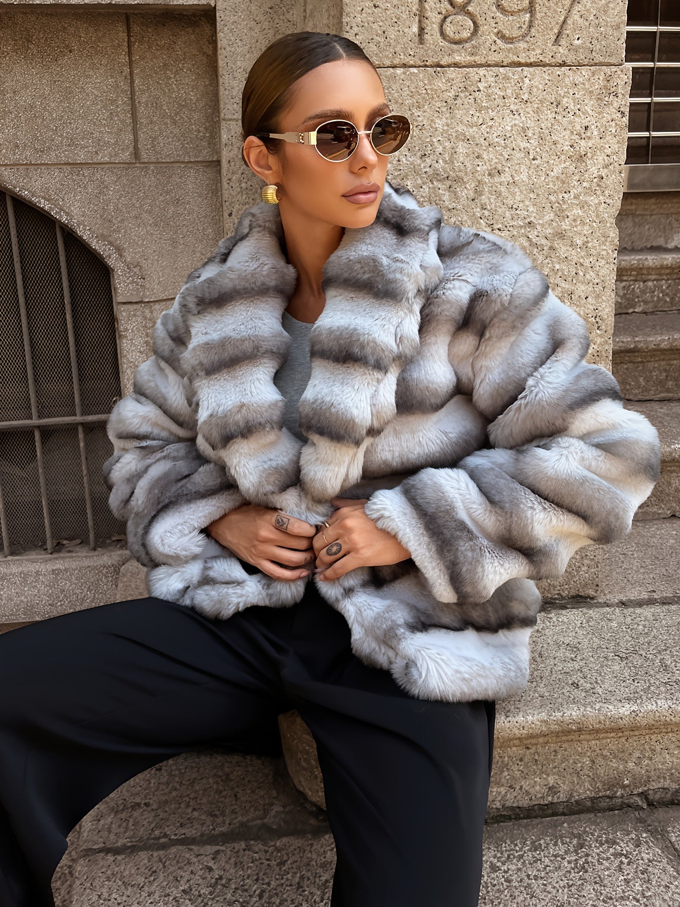 Women'S Faux Fur Coat with Imitation Dragon Cat Pattern - Stylish Gray & White Plush Winter Jacket, Casual Long Sleeve Outerwear for Cold Weather, Cozy Fleece Lined for Comfort