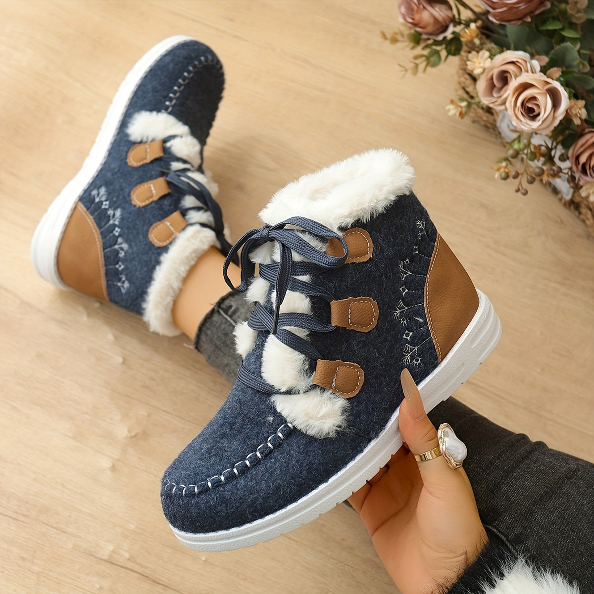 New Autumn-Winter Plush Lace-Up High Top Women's Snow Boots, Fashionable Warm Short Ankle Shoes, Trendy Versatile Comfortable Thermal Low Cut Winter Footwear
