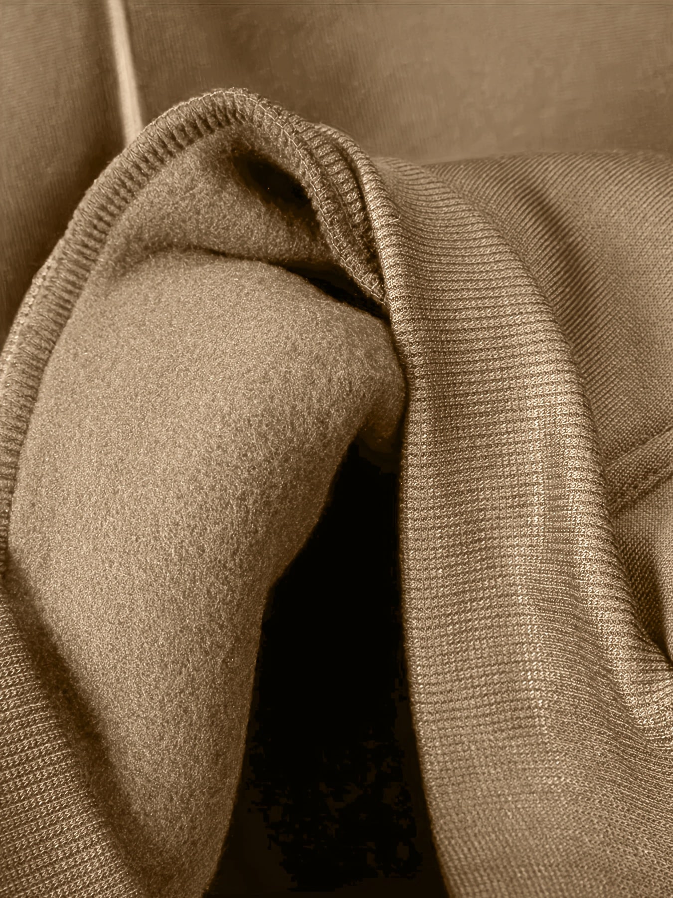 Men'S Trendy And Minimalist Triangular Striped Logo Hoodie And Sweatpants Set for Spring And Autumn, Featuring a Loose And Comfortable Design Suitable for Sports And Leisure, Machine Washable