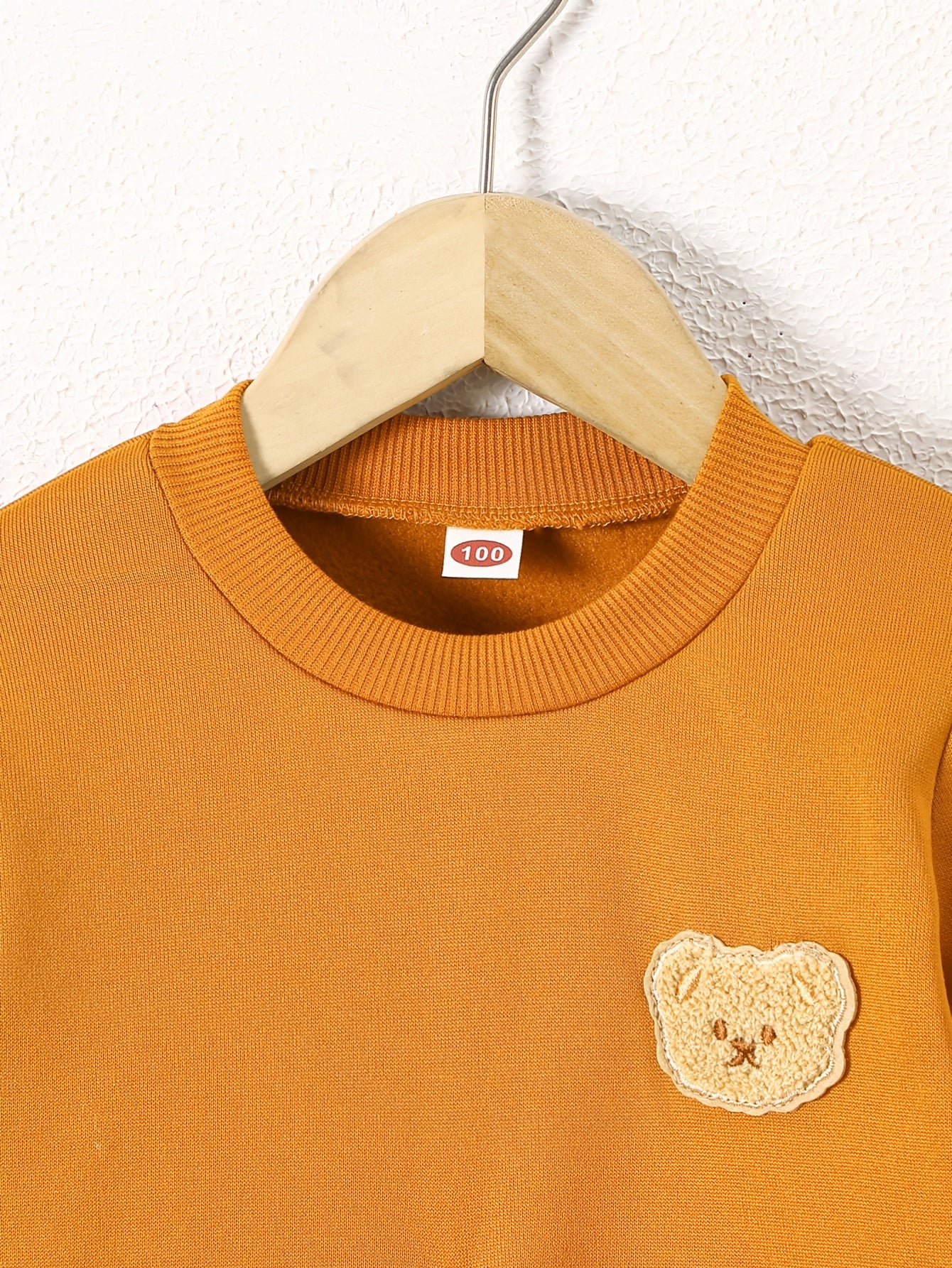 2pcs, Boys' Round Neck Sweatshirt Set, Suitable for Boys Aged 1-8, Fashionable Cartoon Bear Patch, Slightly Stretchy Fabric, Warm Fleece-Lined for Autumn and Winter, Ideal for Casual Sports Wear, Minimalist Style Perfect as a