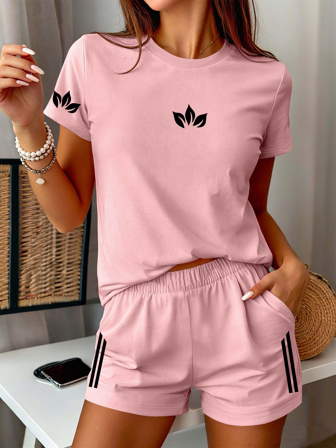 Women's Casual Leaf Print Short Sleeve & Shorts Set for Spring/Summer