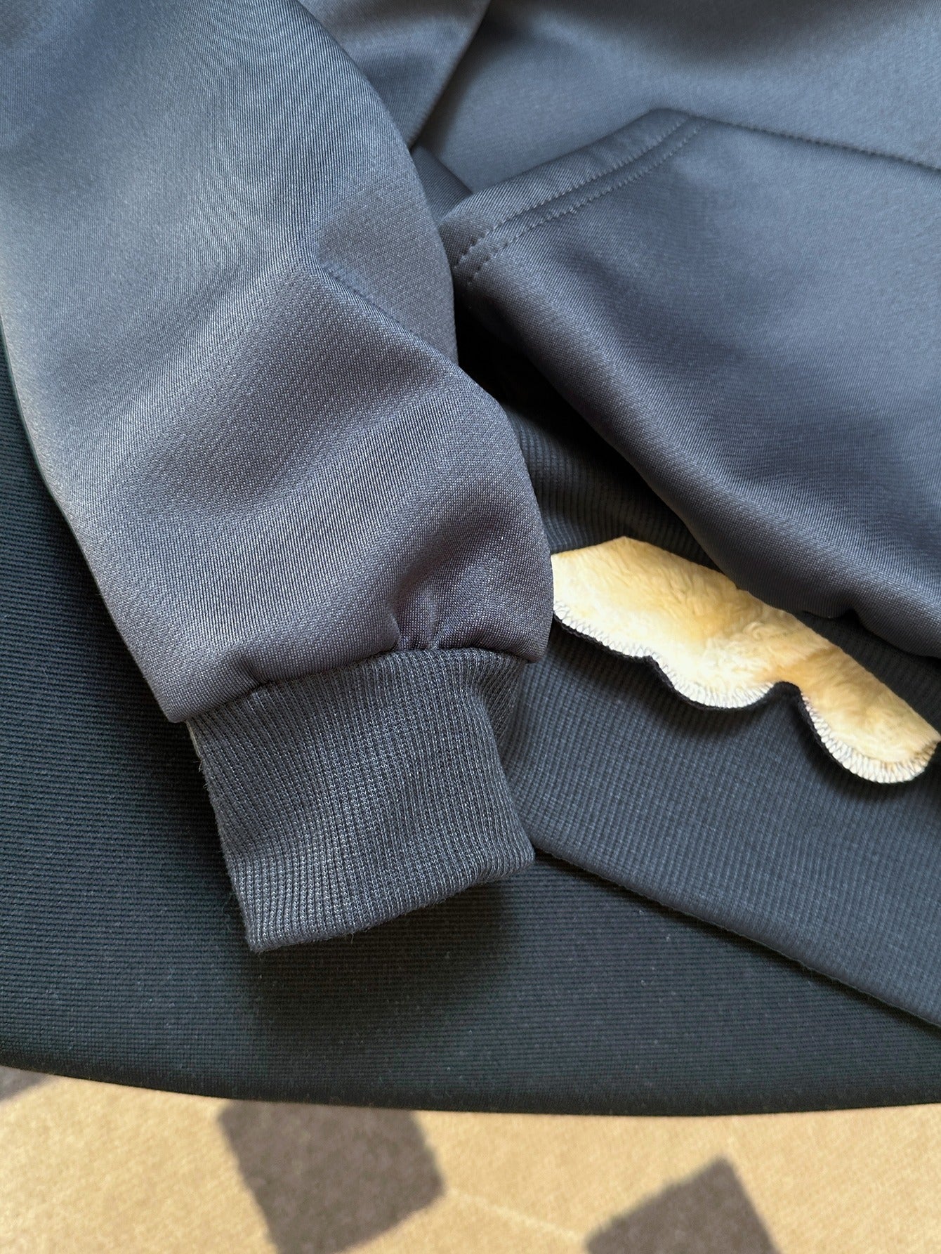 Women'S Plus Size Winter Warm Hooded Sweatshirt with Merry Christmas & Happy New Year Print - Thick Fleece-Lined Oversized Pullover, Cozy Casual Sweater for Christmas, Halloween Gifts, Christmas Sweatshirt, Festive Clothing,