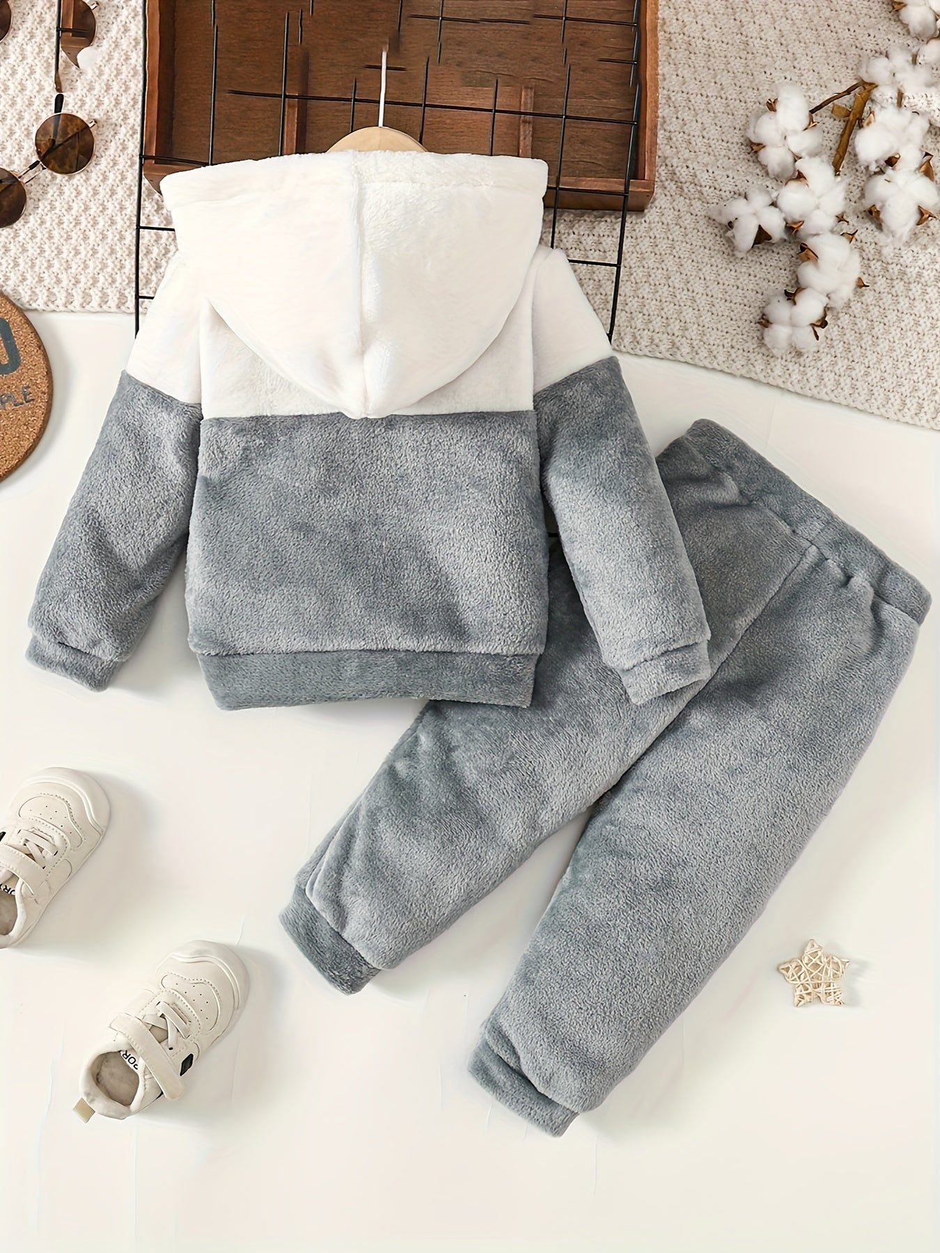 Boys' Cozy Fleece Hoodie & Pants Set - Gray & White Geometric Pattern, Long Sleeve Pullover with Hood, Soft Knit Fabric, Perfect for Fall & Winter, Casual Style, Everyday Comfort, Everyday Comfort Wear | Geometric Pattern Hoo