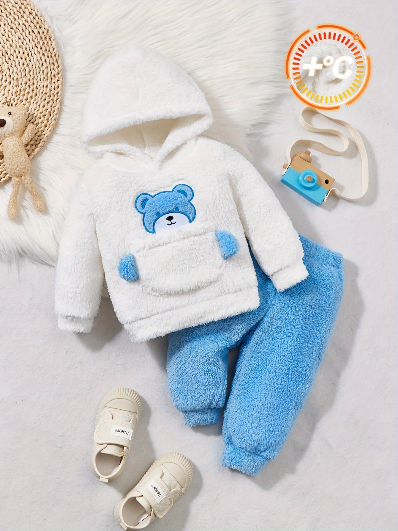 Boys' Autumn and Winter Fashionable Casual Simple Cute Warm Solid Color Plush Bear Embroidered Hoodie Long Pants Two-Piece Set, Perfect for Outdoor