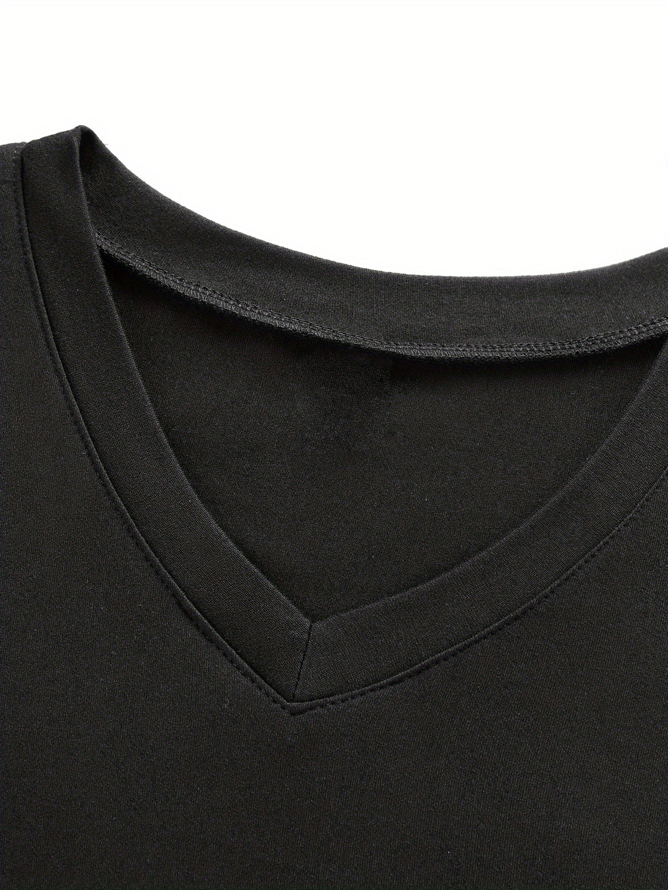 Men's Lightweight Black V-Neck T-Shirt with Seagull Print - Casual Short Sleeve Summer Top, Breathable  Stretchy Fabric, Perfect for Casual Attire or Beach Outings, Outdoor Activity Shirt   Simple Style Tee   Durable Casualw