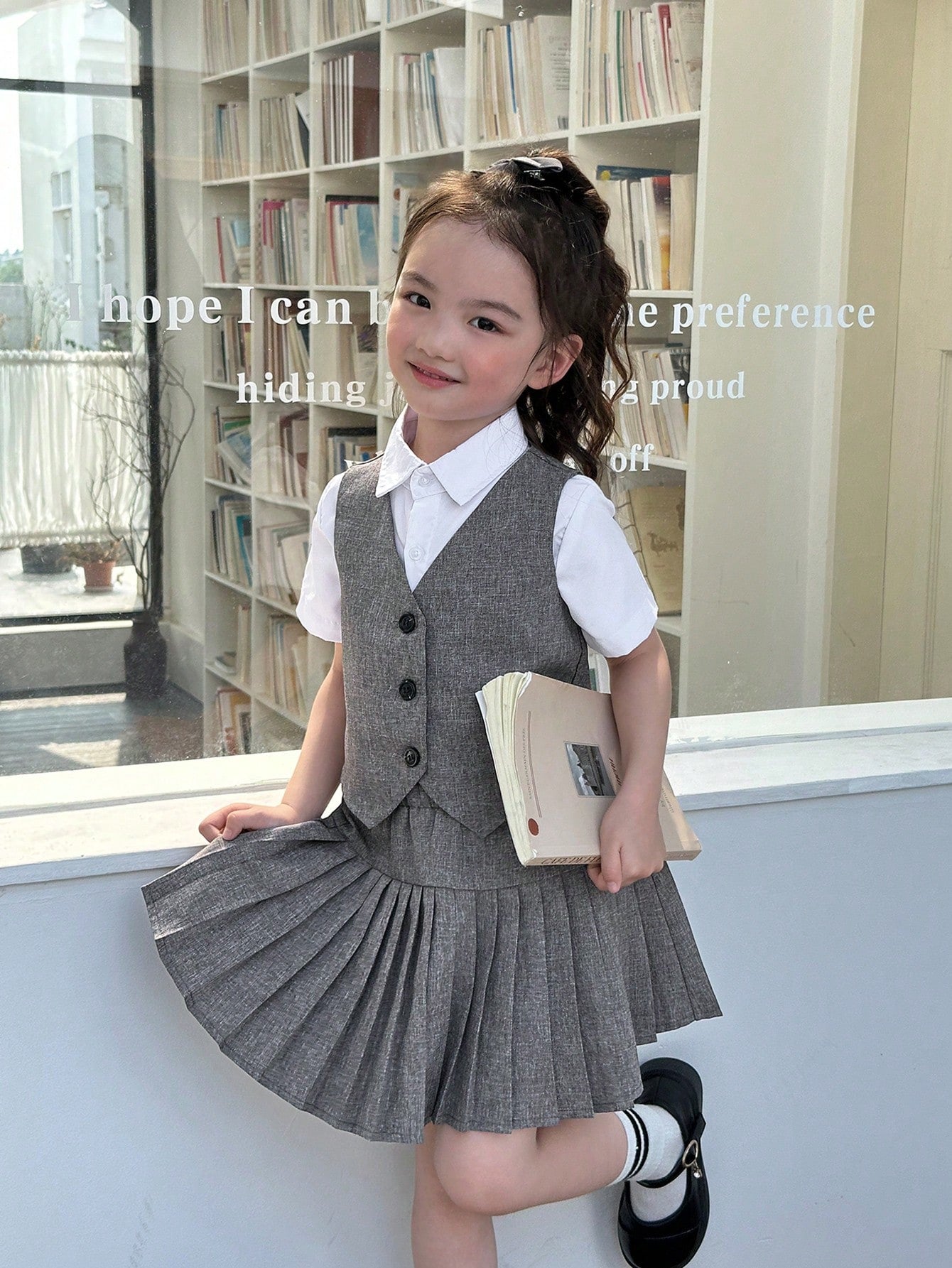 Girls' Summer Preppy Sleeveless Vest & Pleated Skirt Set
